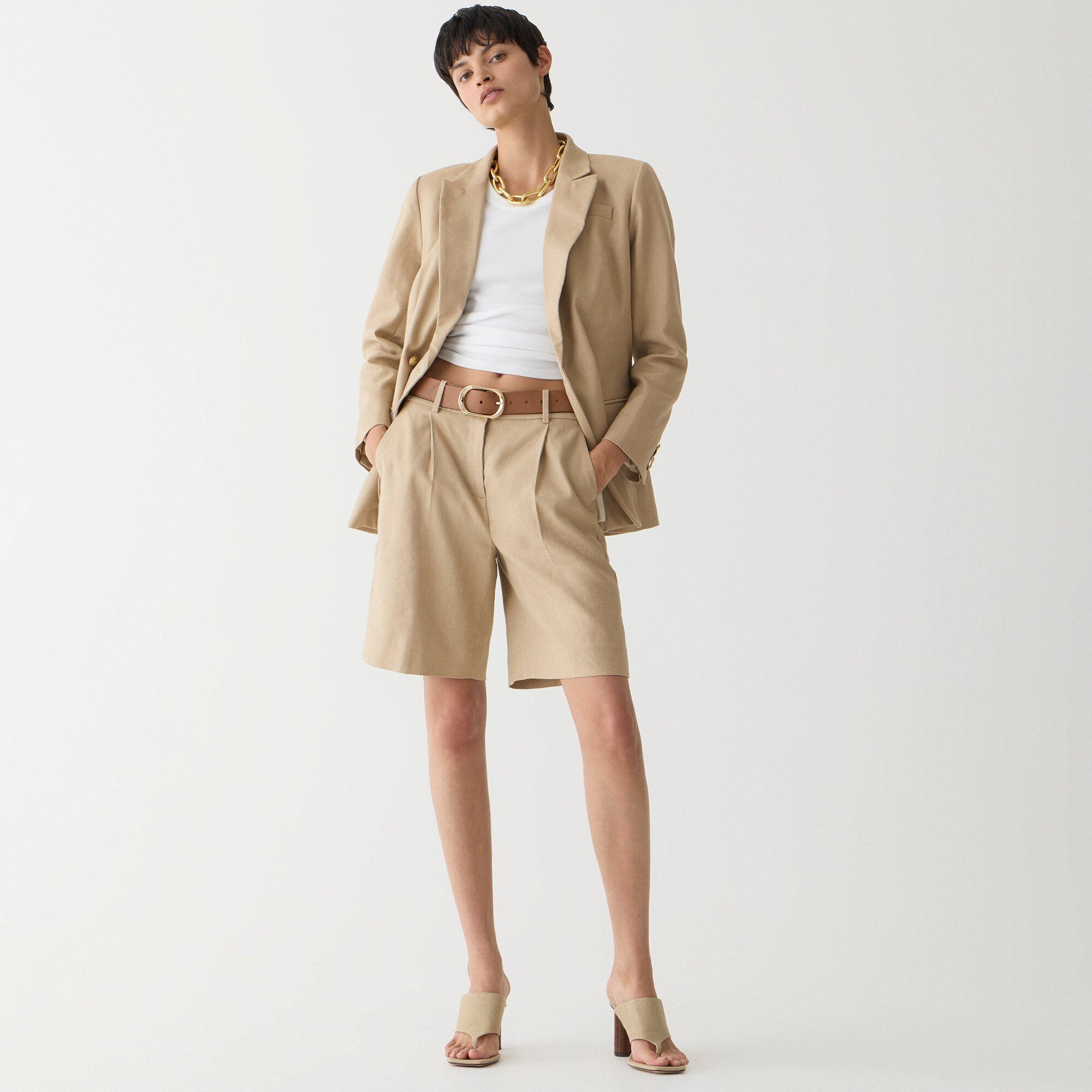 High-rise trouser short in stretch linen blend