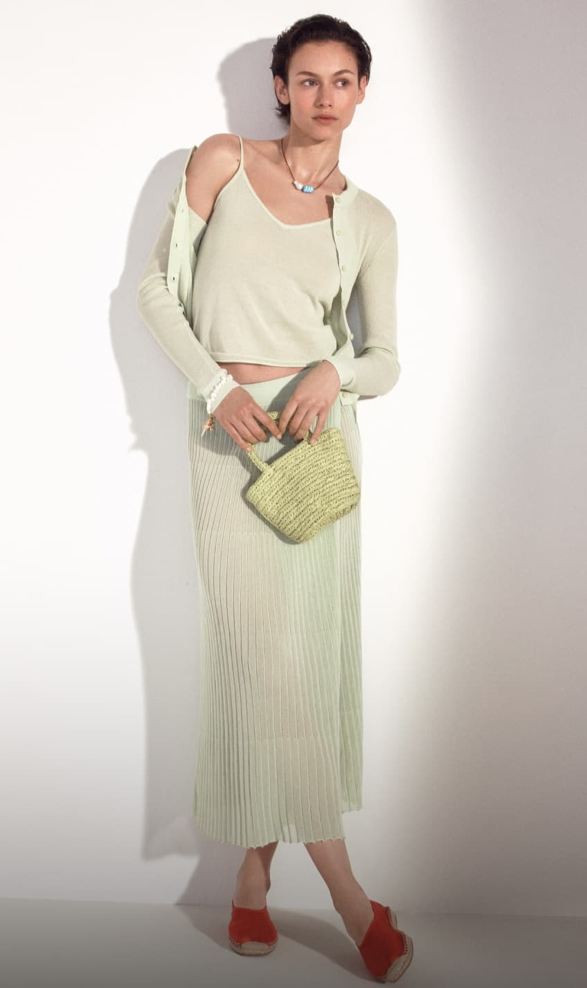 LIGHTWEIGHT SWEATER DRESSING