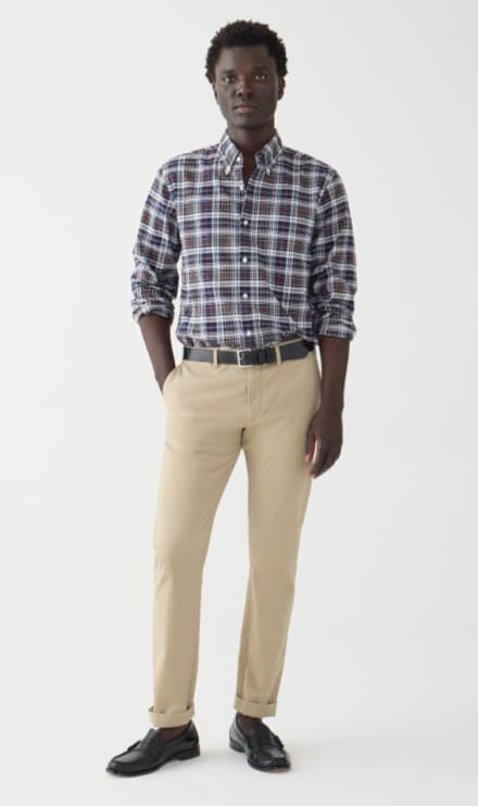 Which color of shirt goes with black pants? - Quora