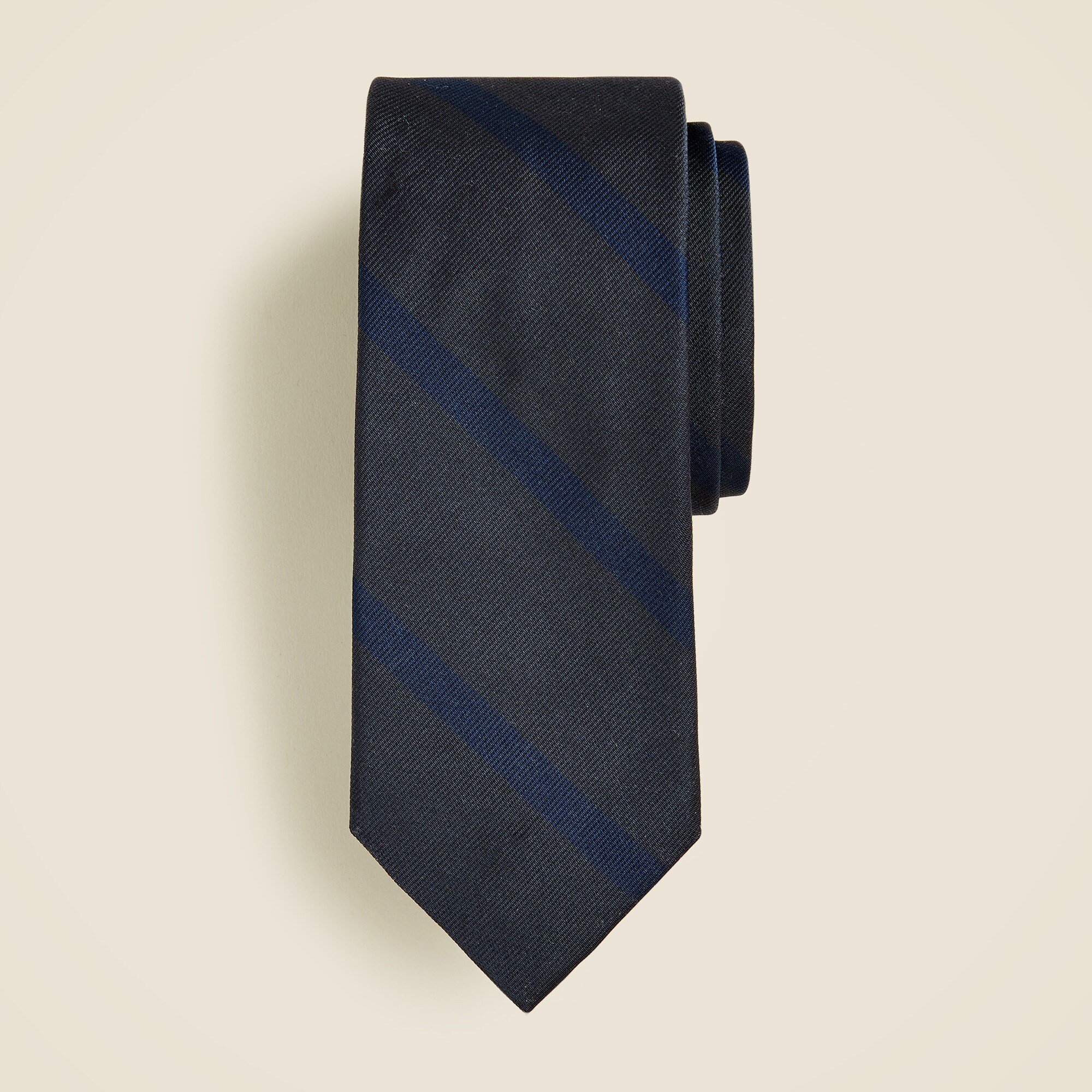 English silk tie in diagonal stripe