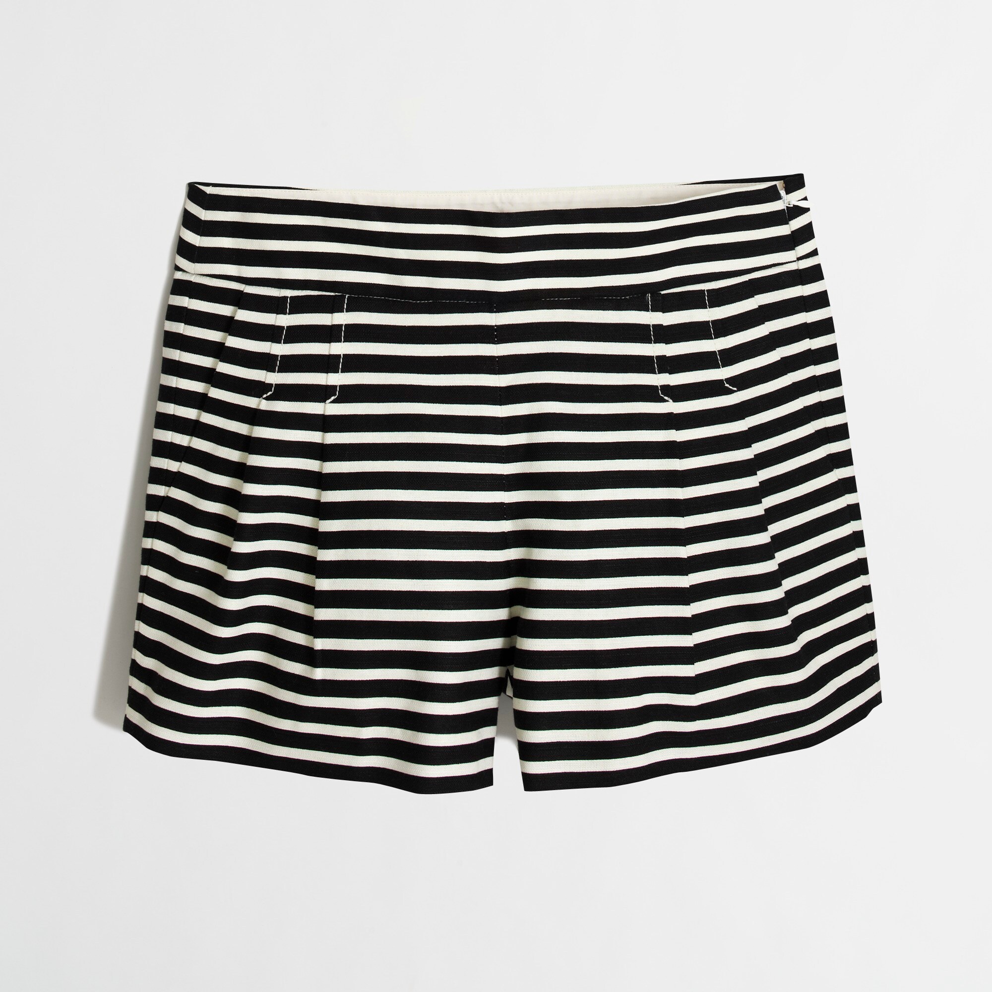 Pleated striped short
