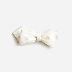 English satin point bow tie