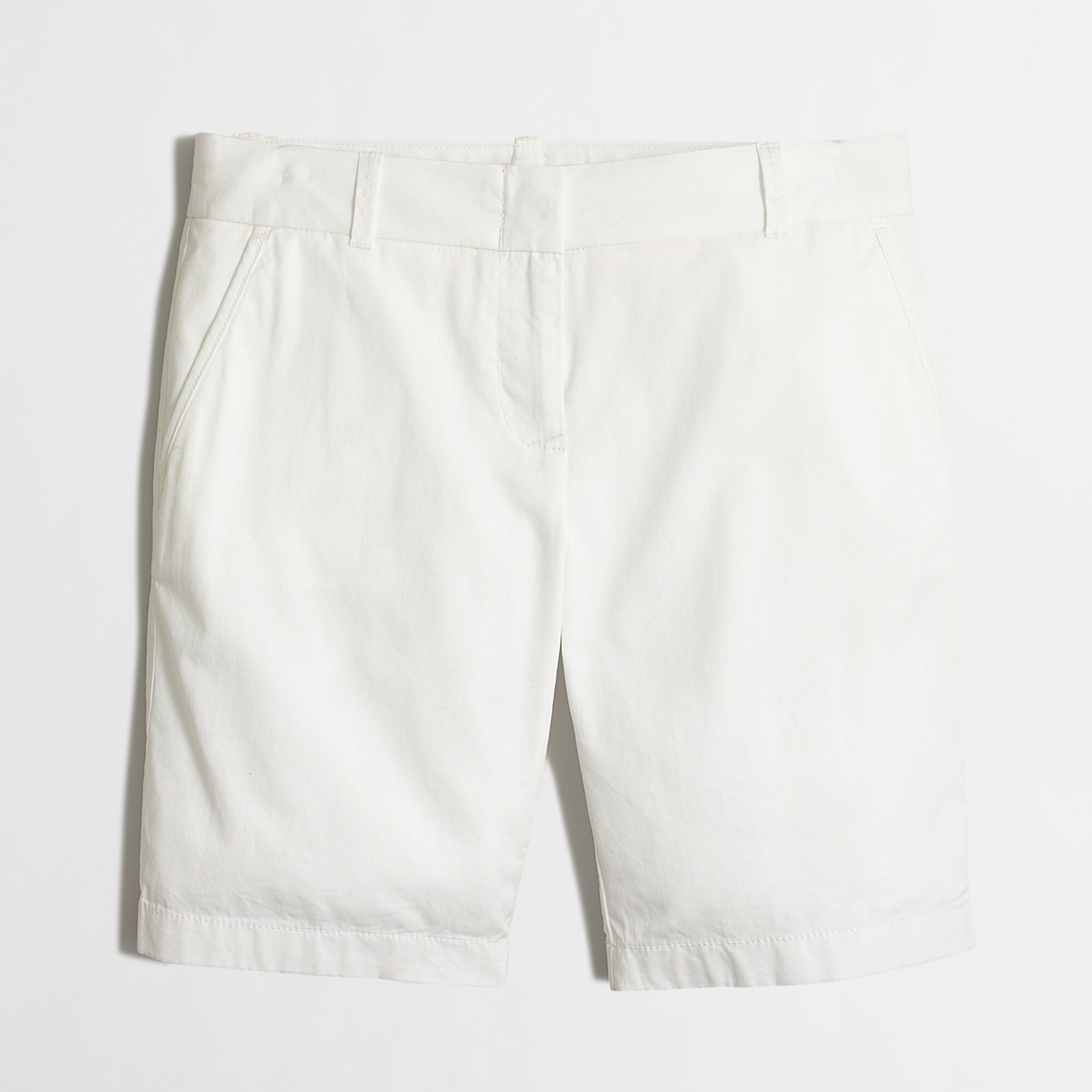9" chino short for women