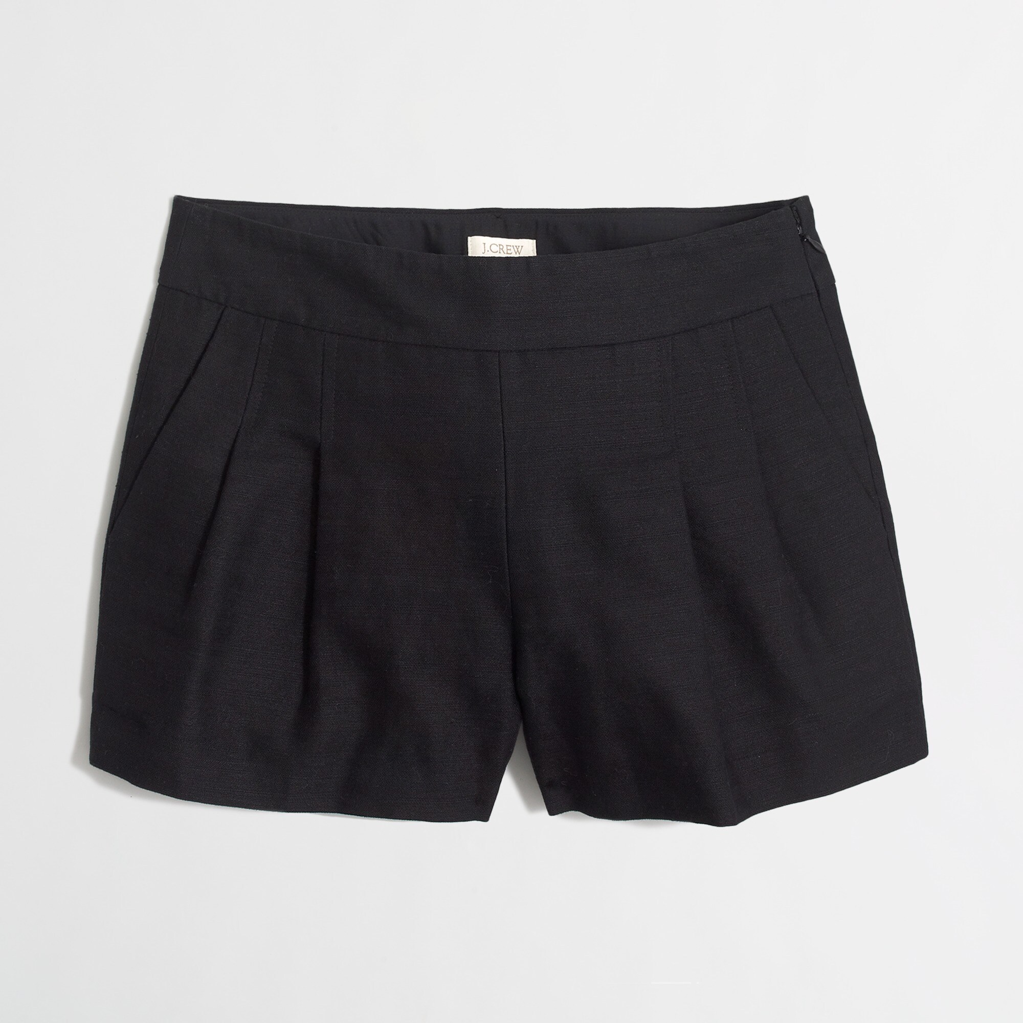 4" pleated short