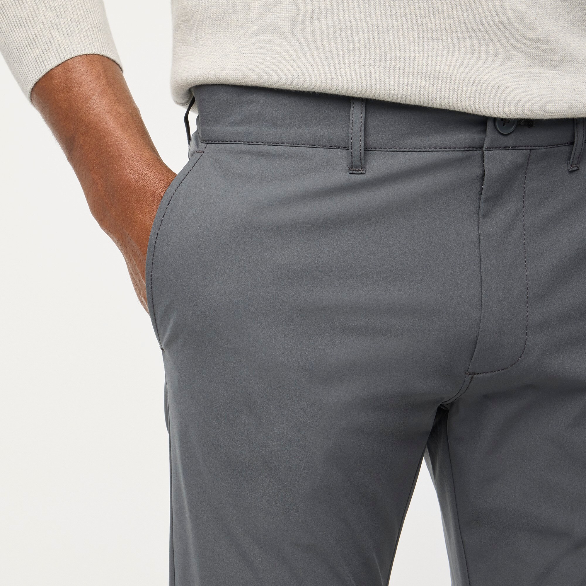 Slim-fit tech pant