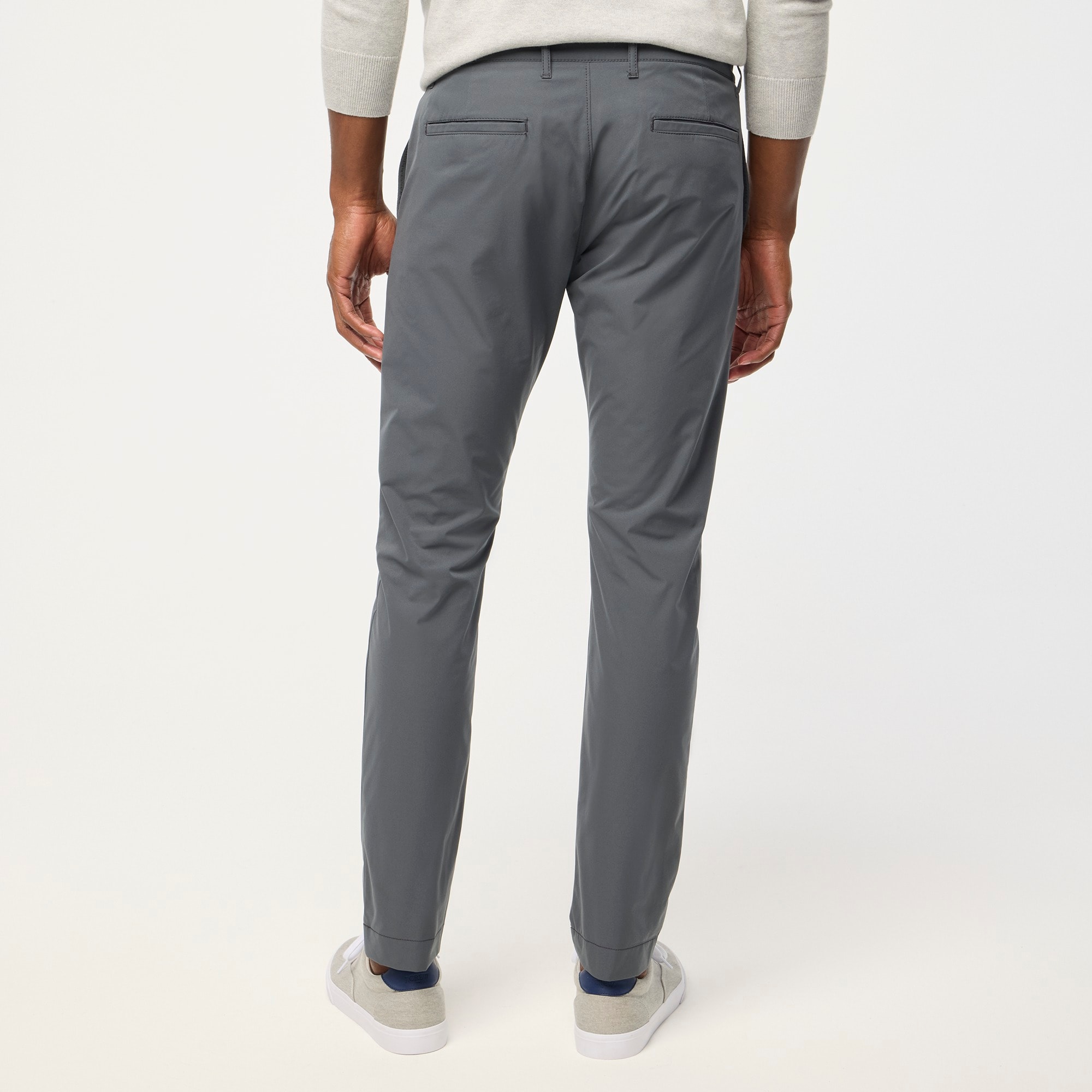 Slim-fit tech chino pant