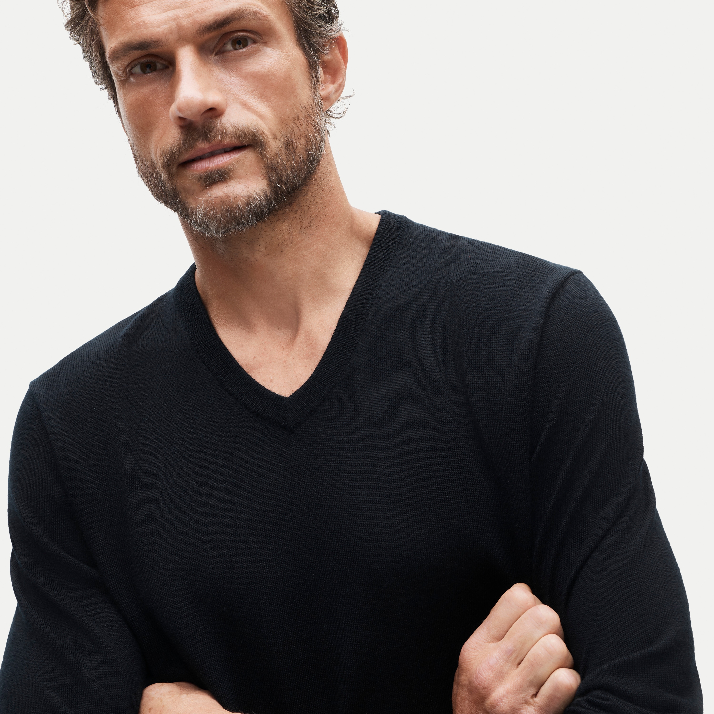 Merino wool V-neck sweater - thumbnail 2