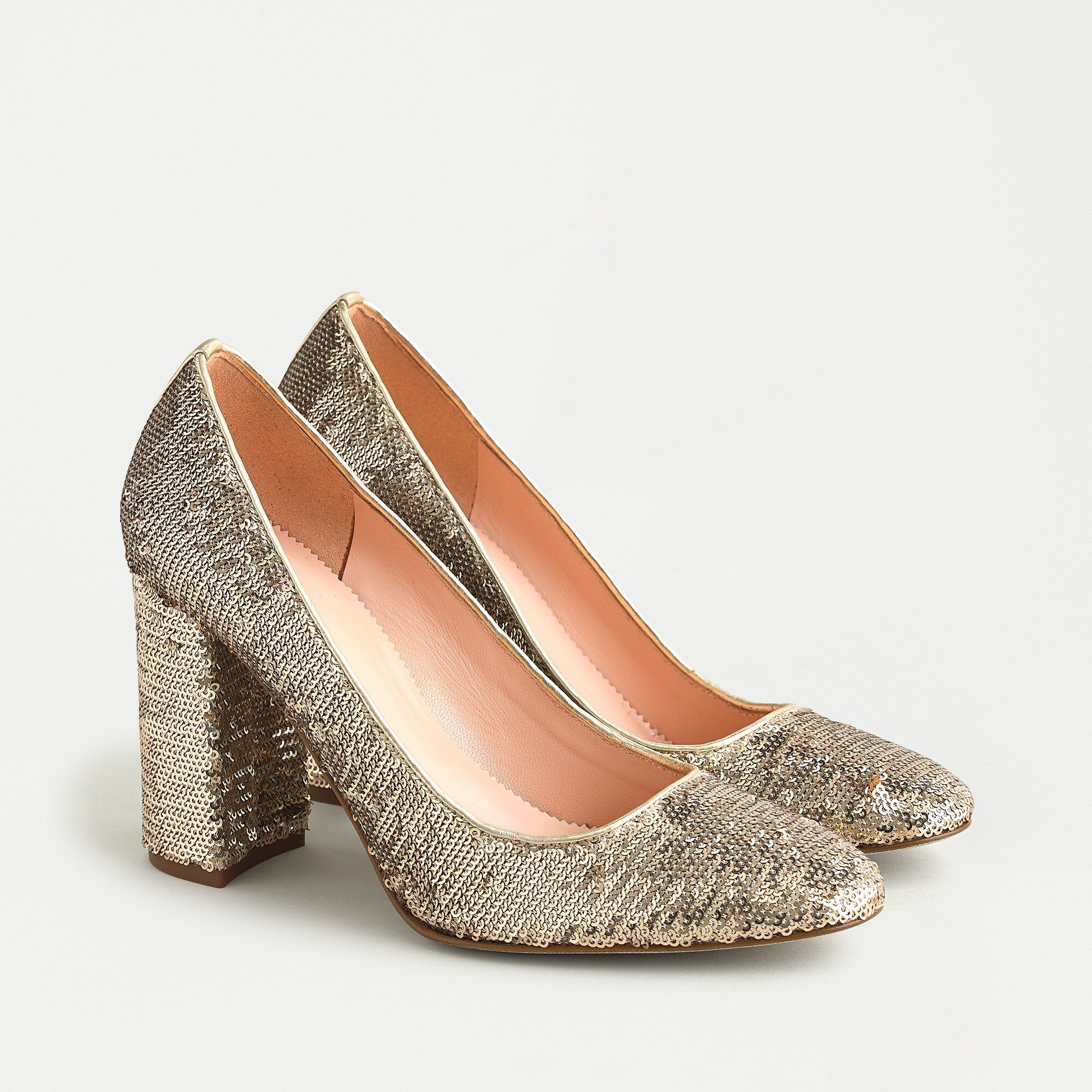 Bell pumps in gold sequin