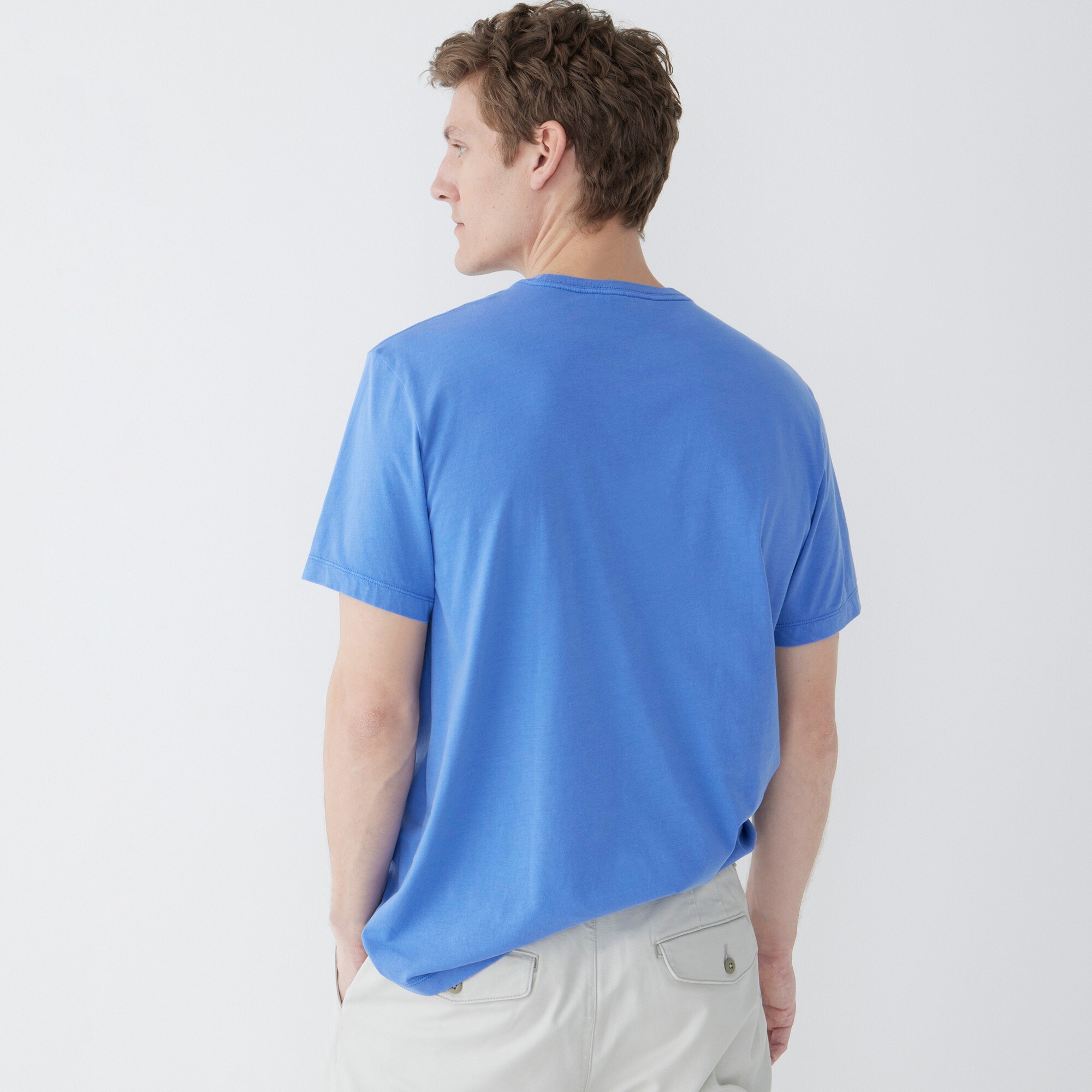Broken-in short-sleeve T-shirt