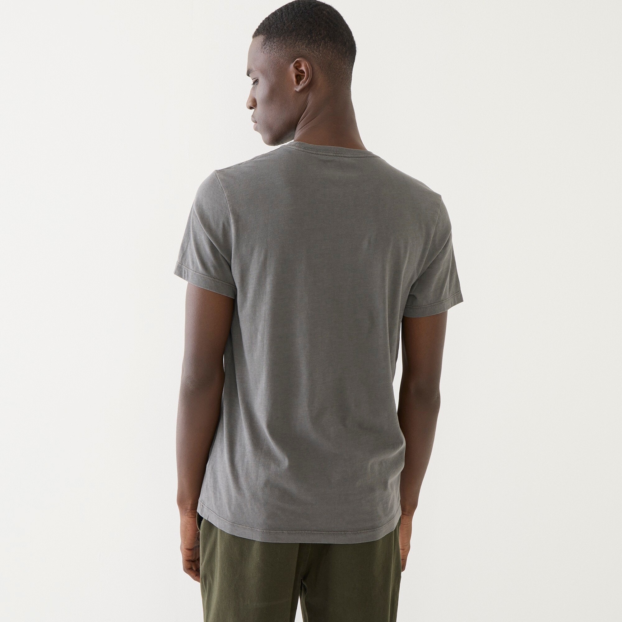 Broken-in short-sleeve T-shirt