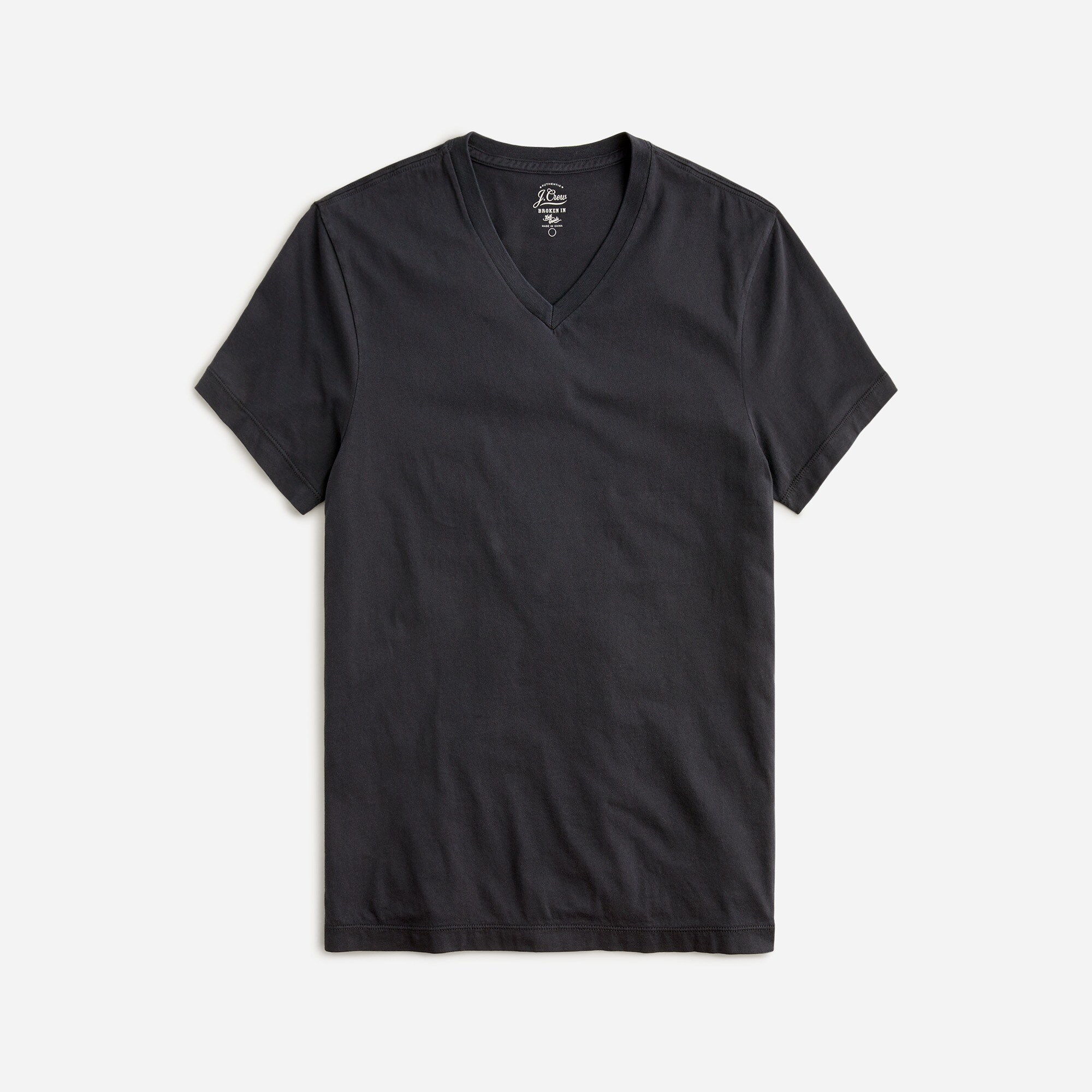  Broken-in short-sleeve V-neck T-shirt