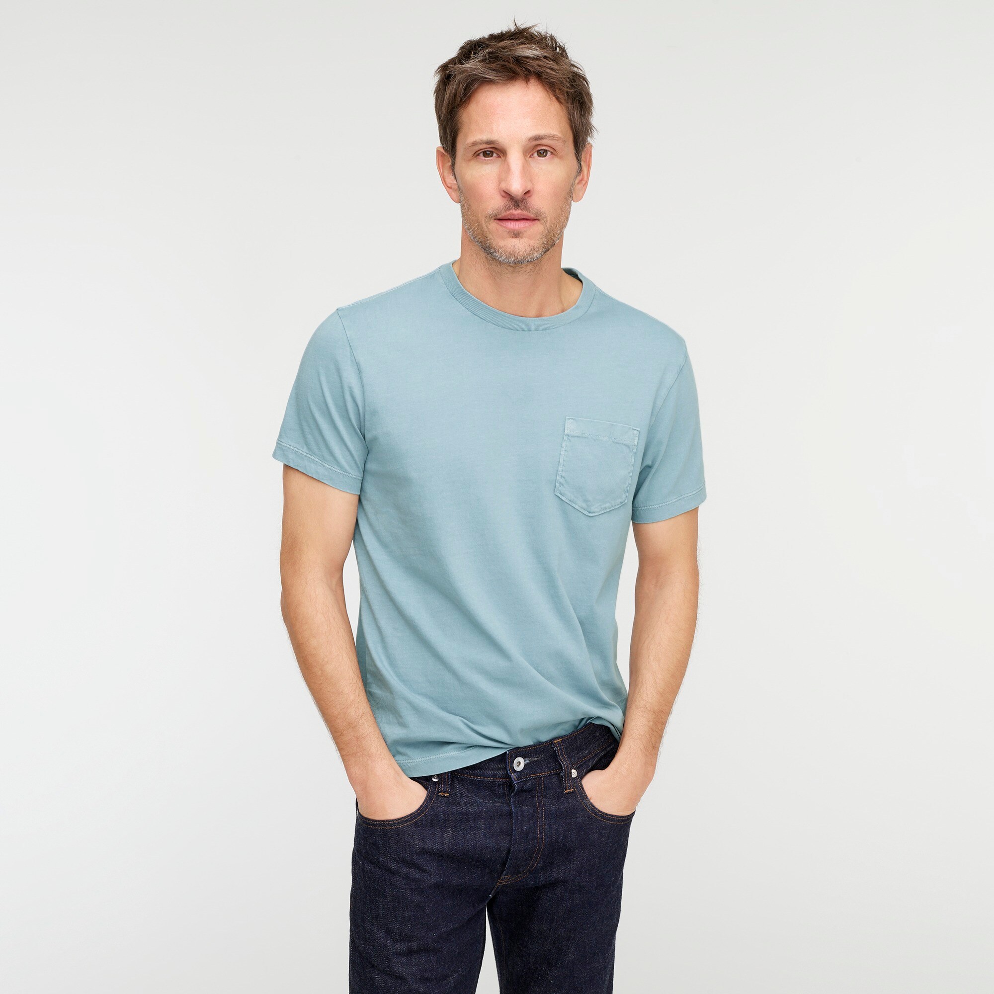 Broken-in short-sleeve pocket T-shirt