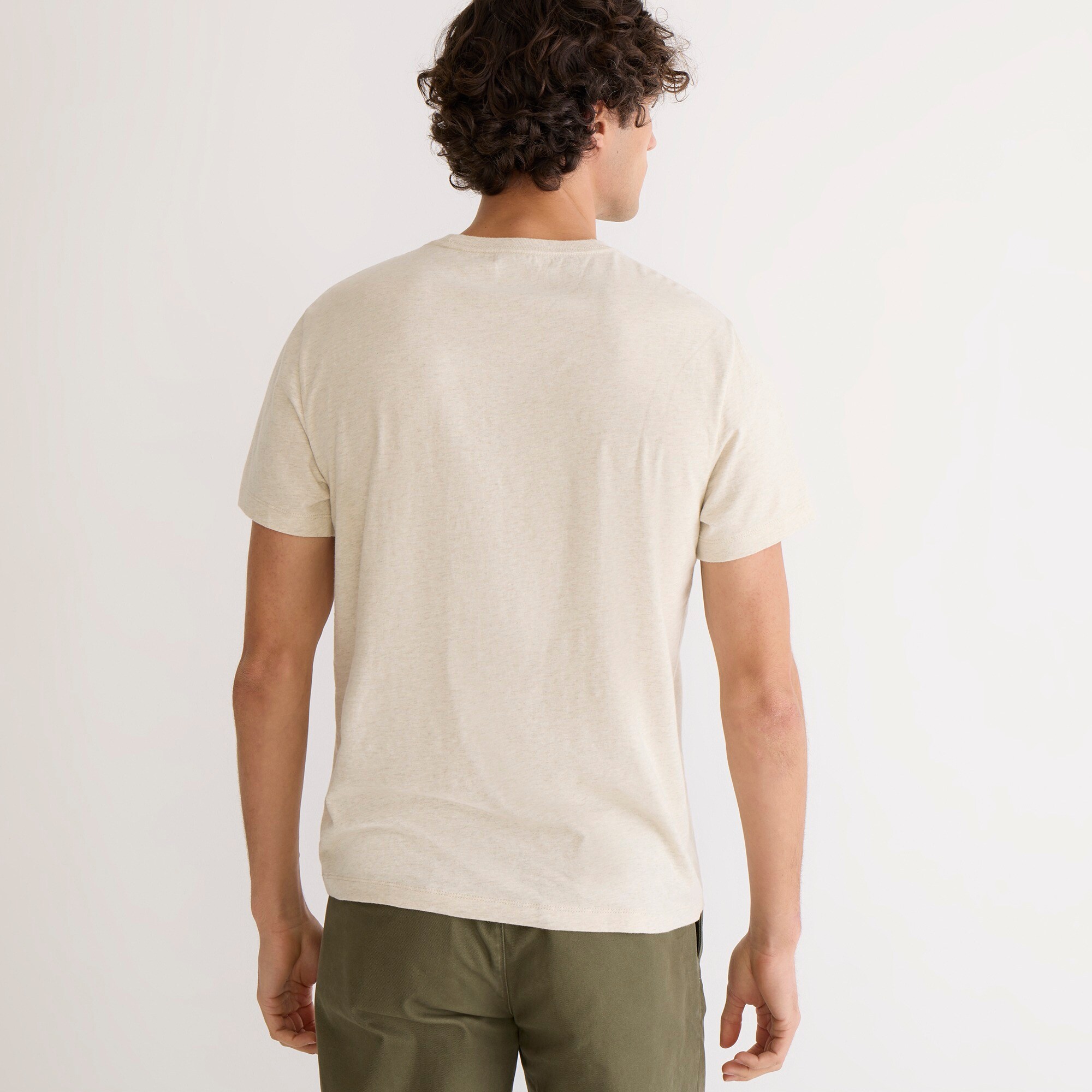 Broken-in short-sleeve pocket T-shirt