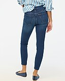 9&quot; mid-rise skinny jean in signature stretch
