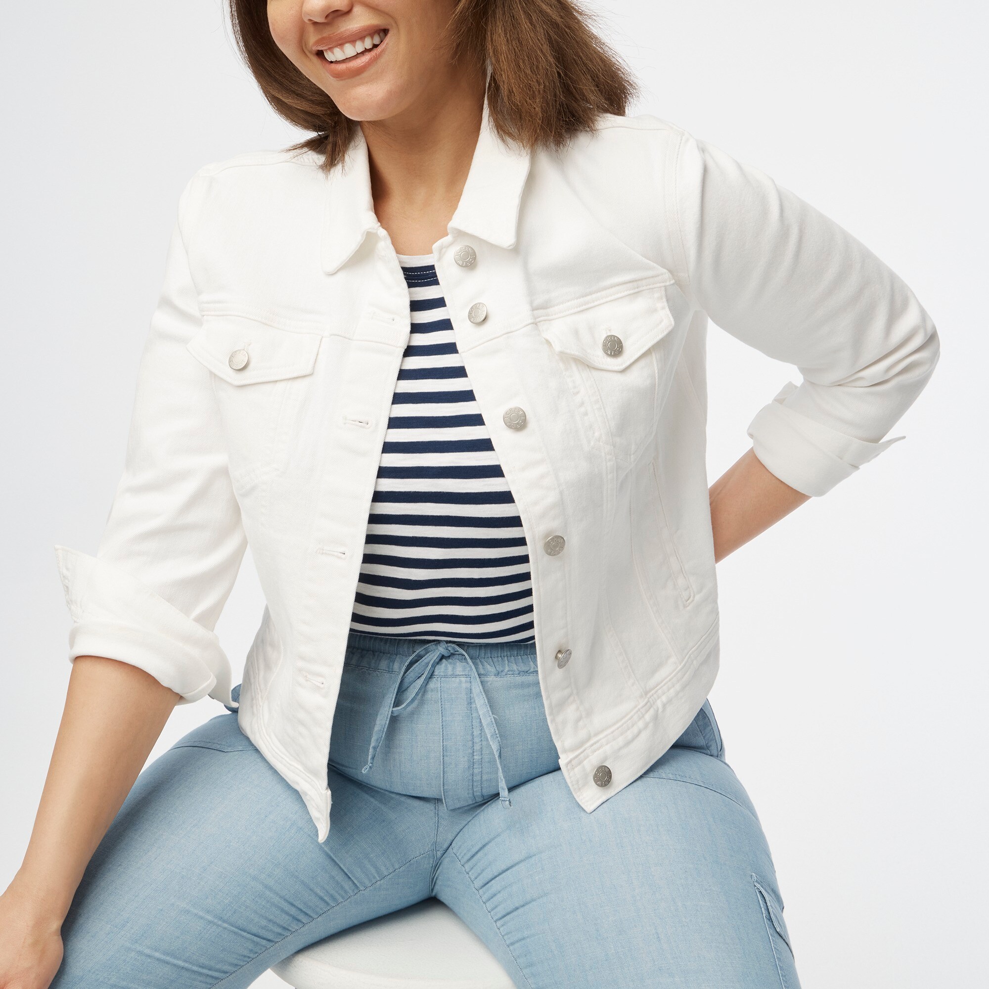 Classic Jean Jacket In White Wash For Women | Factory