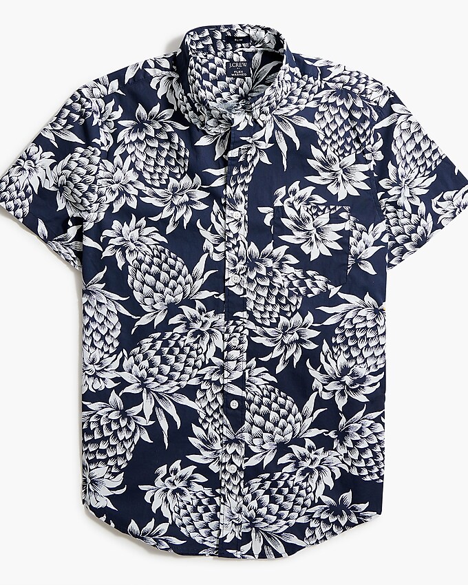 factory: short-sleeve pineapple-print slim casual shirt for men, right side, view zoomed