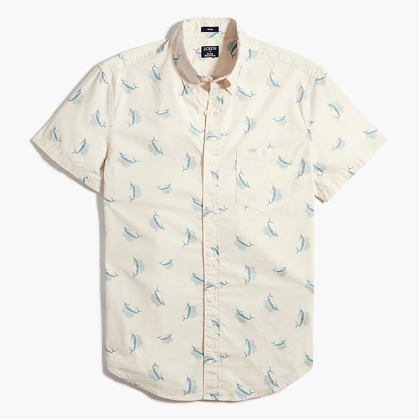 factory: short-sleeve marlin-print slim casual shirt for men, right side, view zoomed