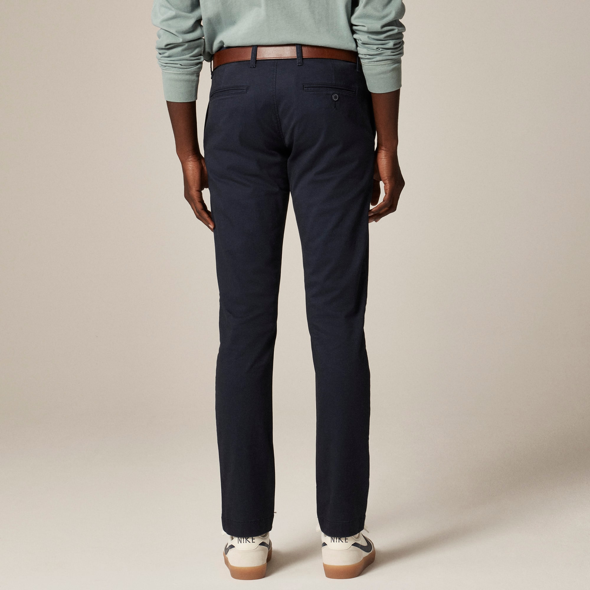 AR885_BL8934_d2?hei=1700&crop=