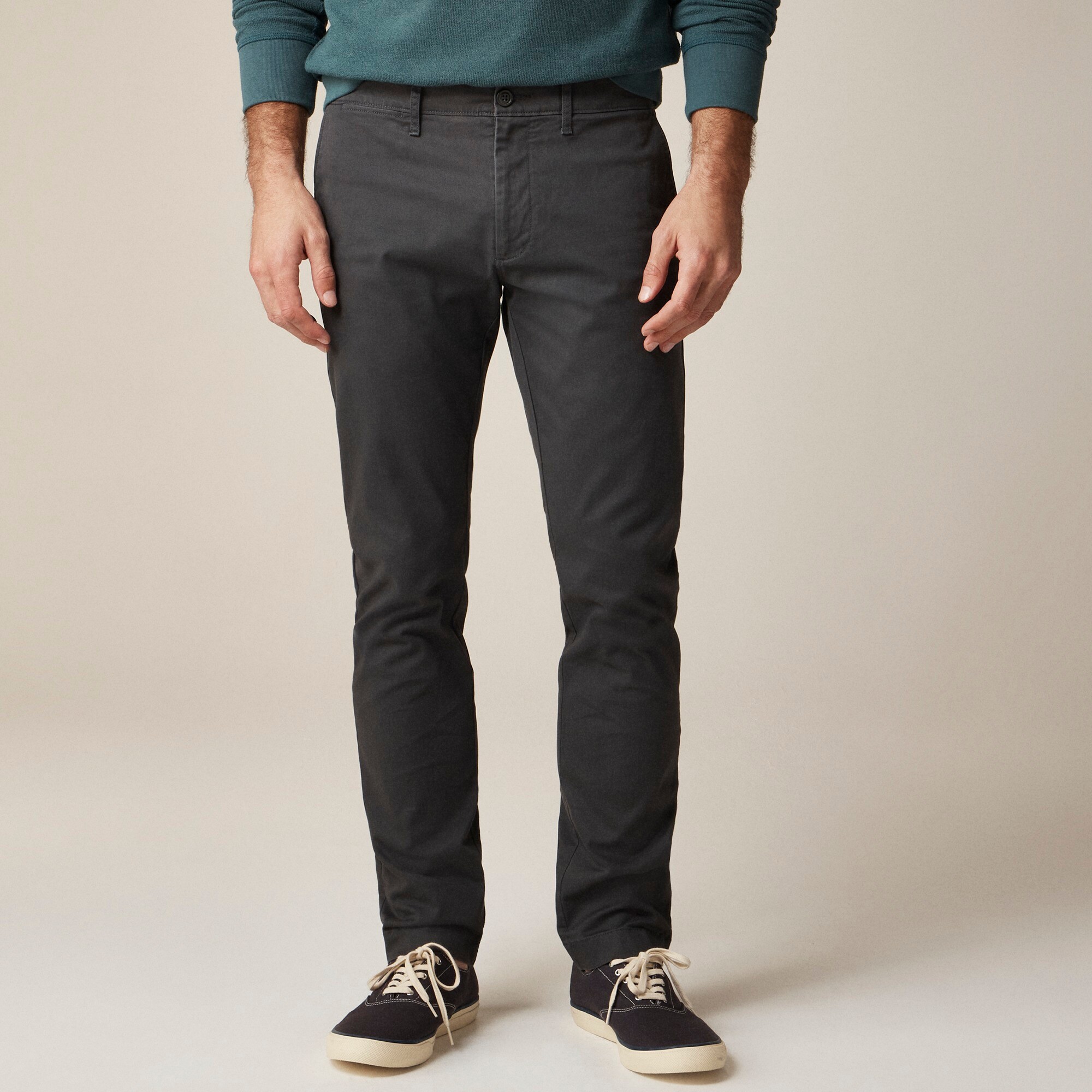  484 Slim-fit stretch chino pant