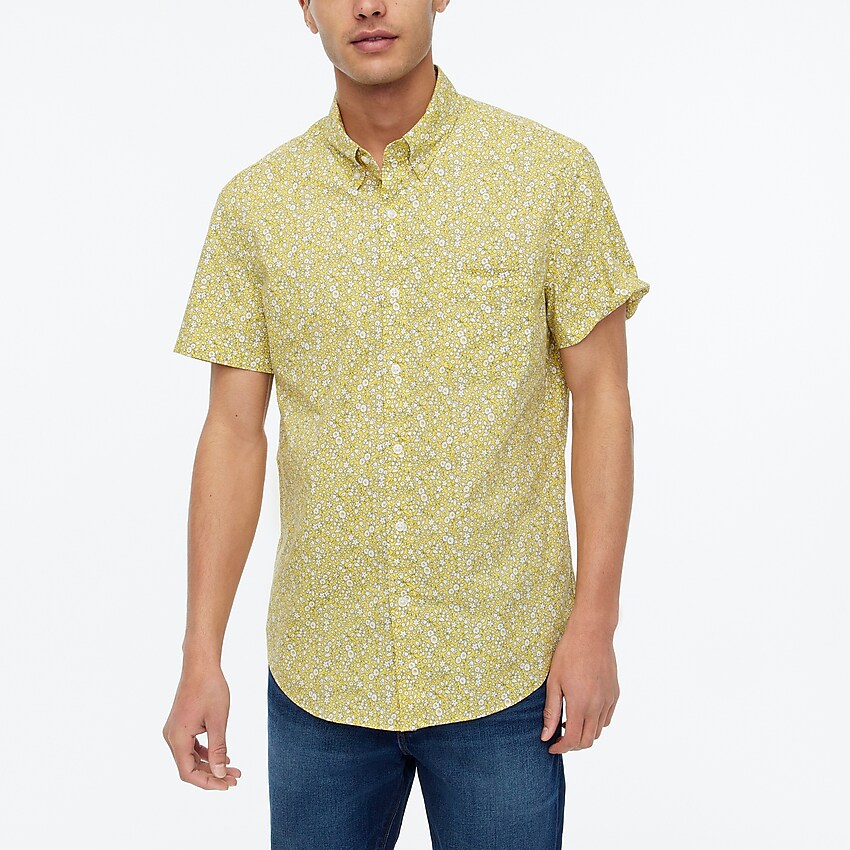 factory: short-sleeve floral-print slim casual shirt for men, right side, view zoomed