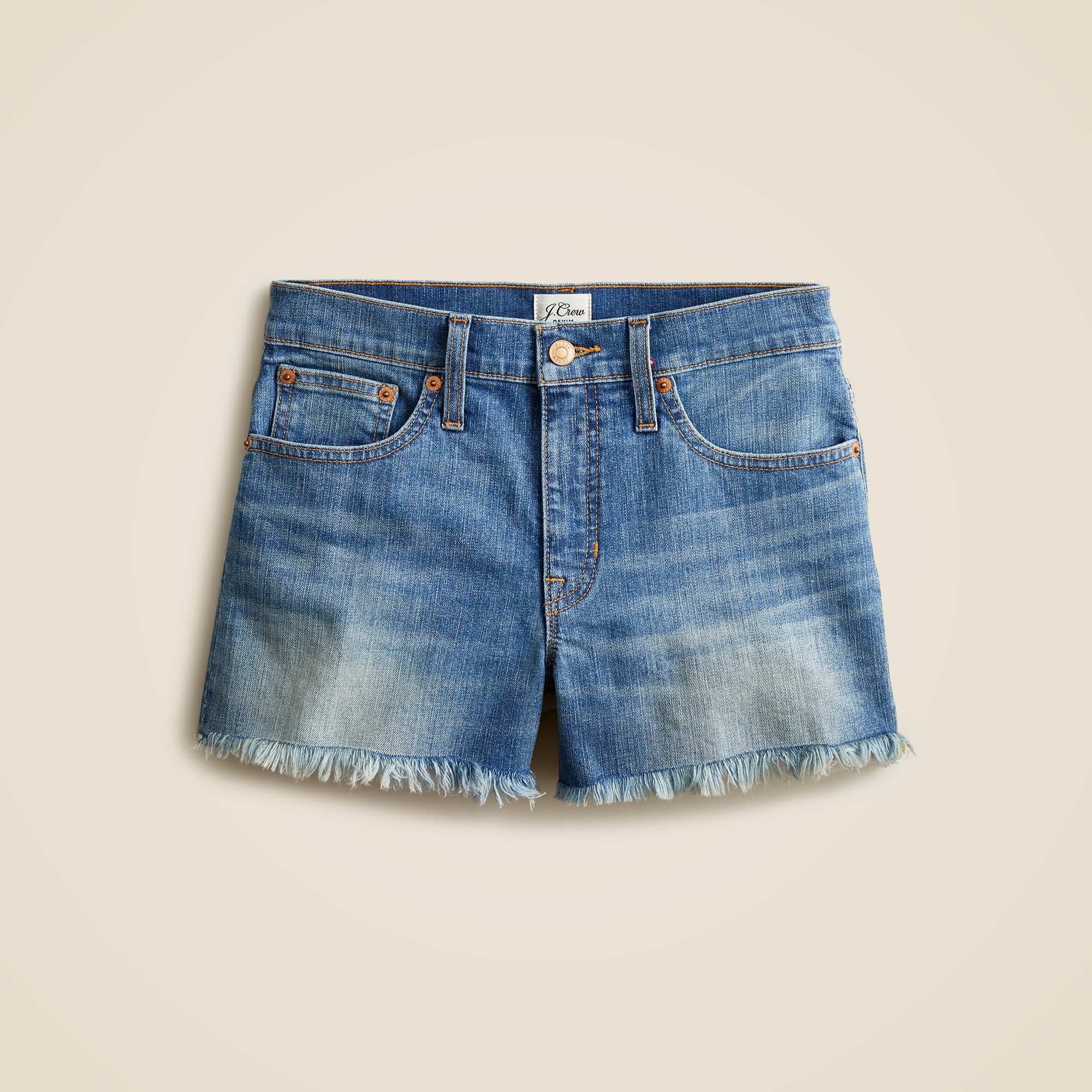 Mid-rise denim short in Squash wash