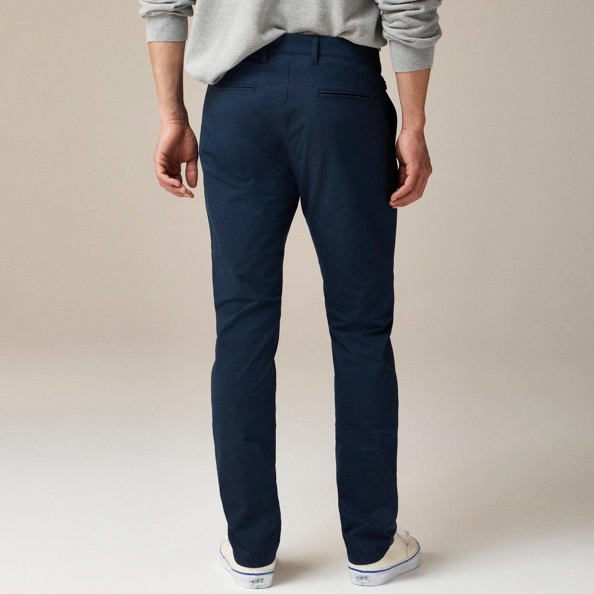 484 Slim-fit tech pant