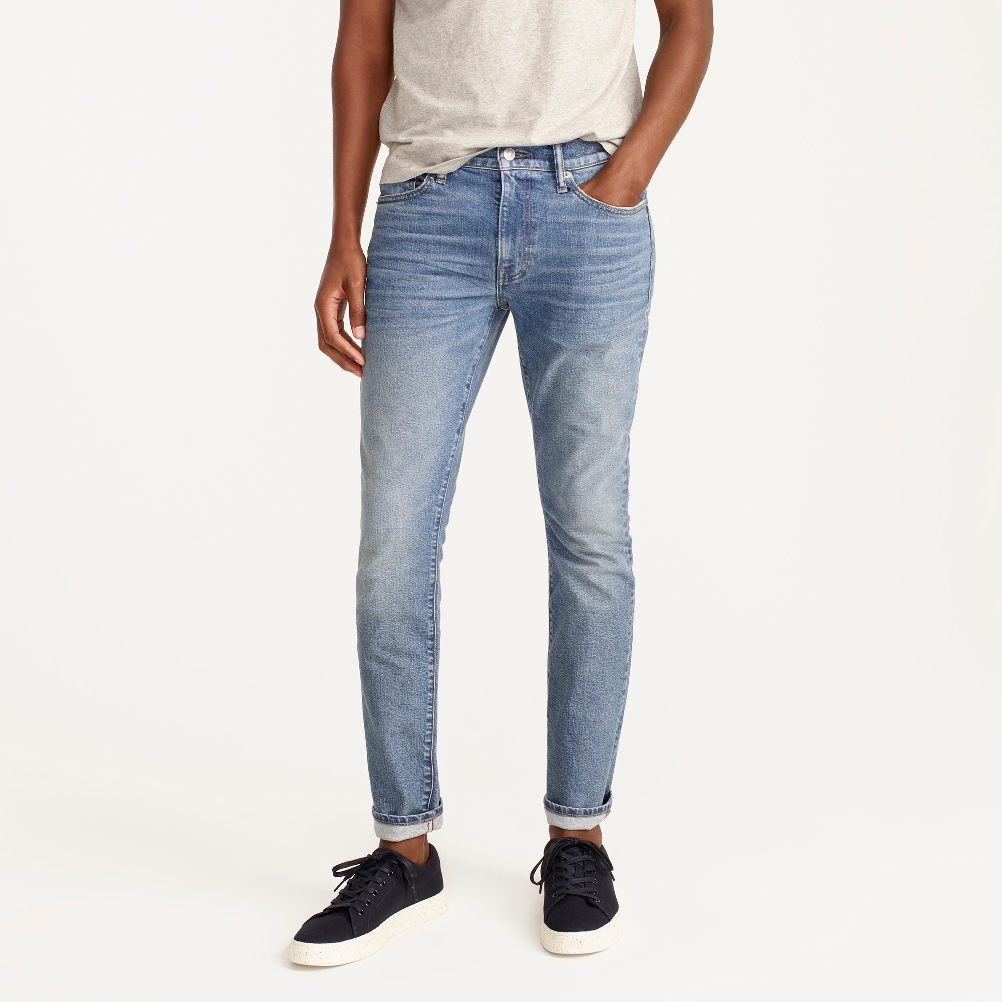 AW284_DM4914_d2