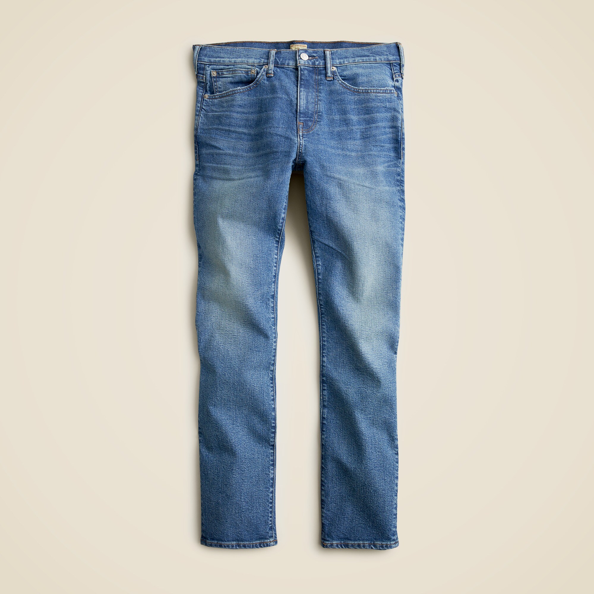 484 Slim-fit stretch jean in three-year wash