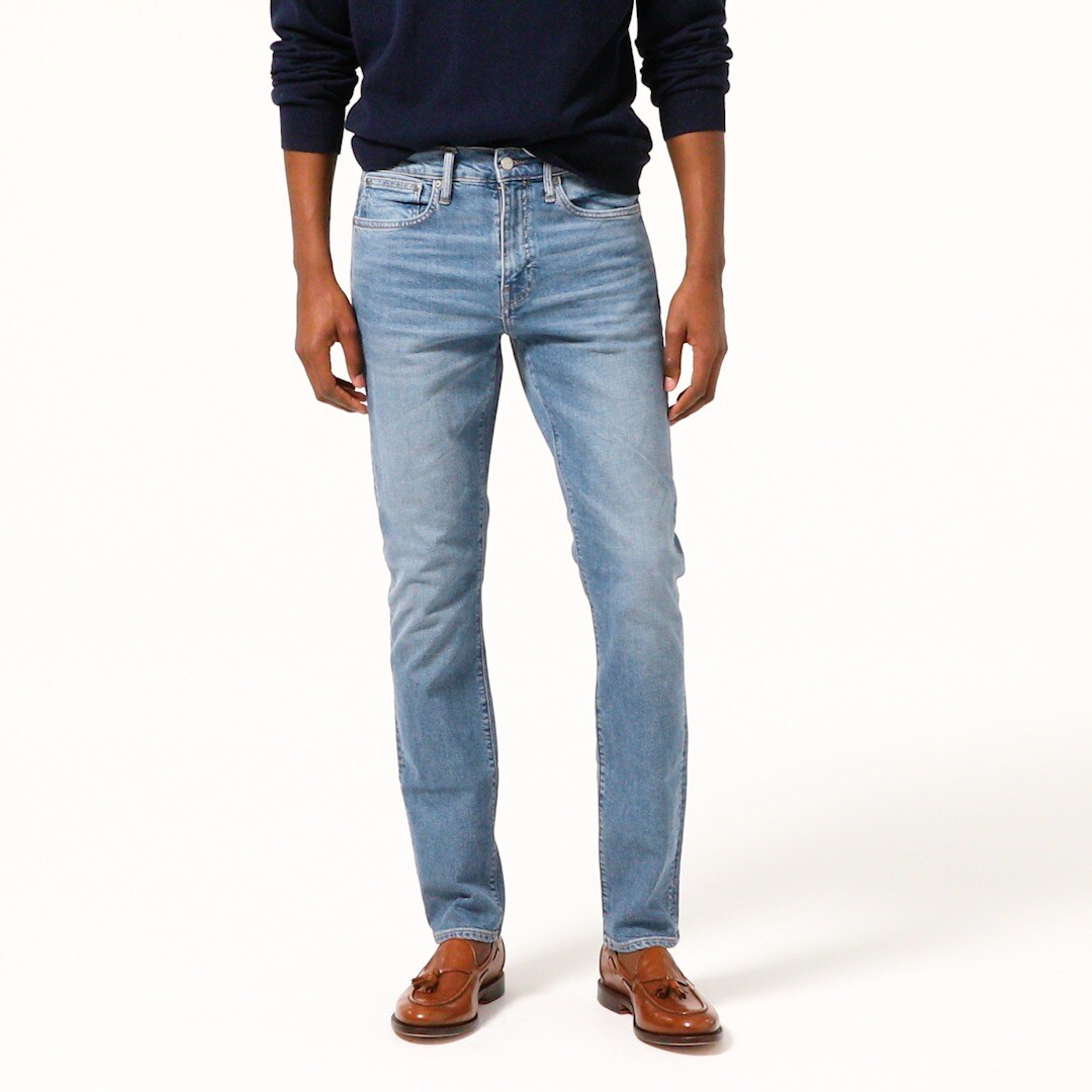 484 Slim-fit stretch jean in three-year wash