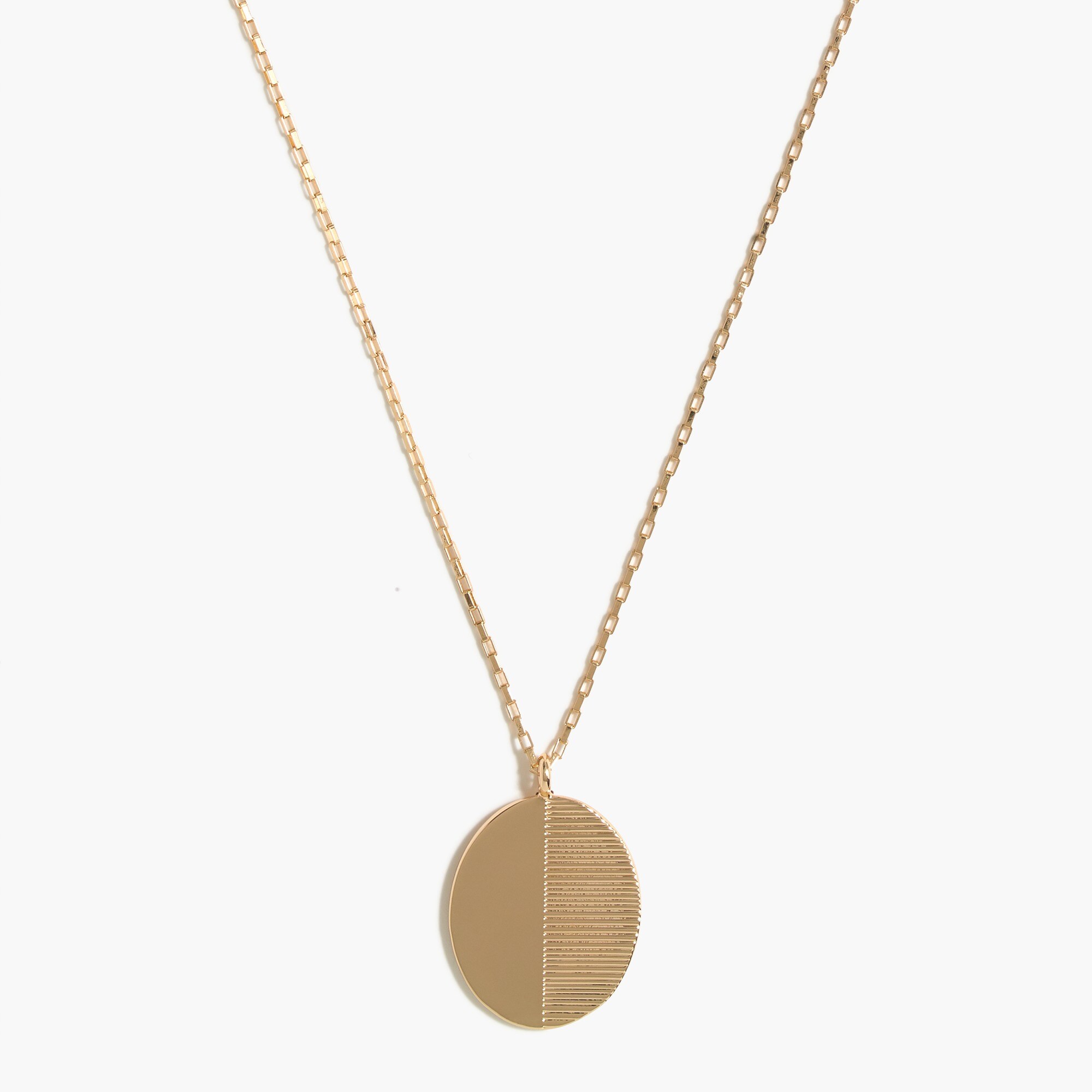 Gold etched oval pendant necklace