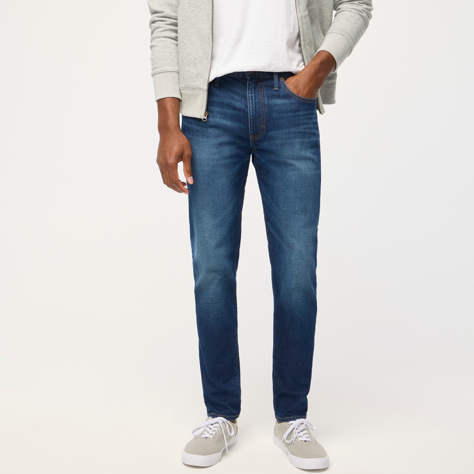  Straight-fit jean in signature flex