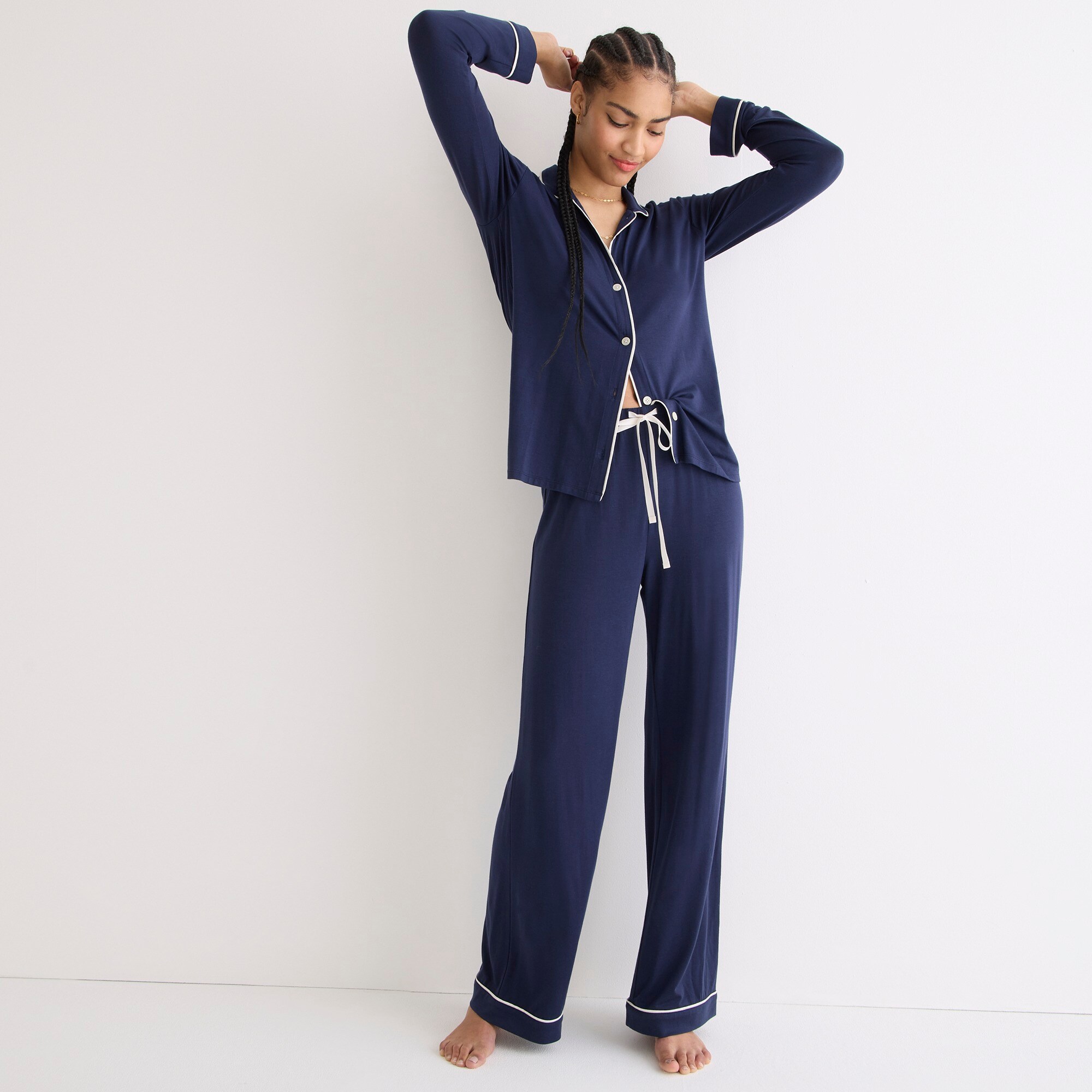 https://www.jcrew.com/s7-img-facade/BA006_BL8133_d1?hei=850&crop=0,0,680,0