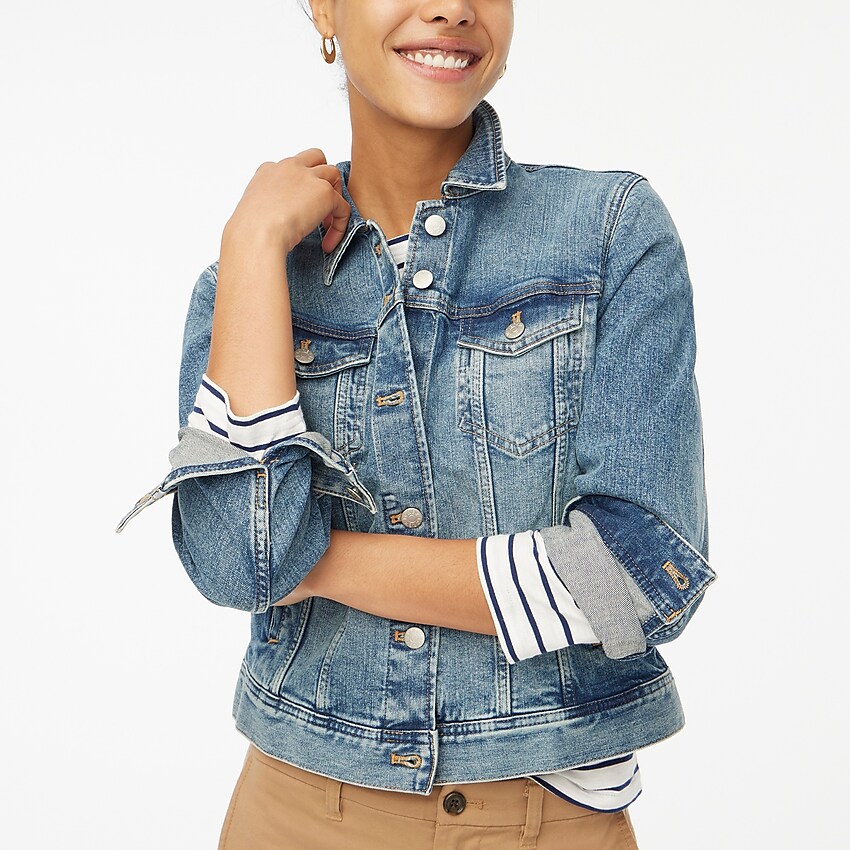 factory: classic jean jacket for women, right side, view zoomed