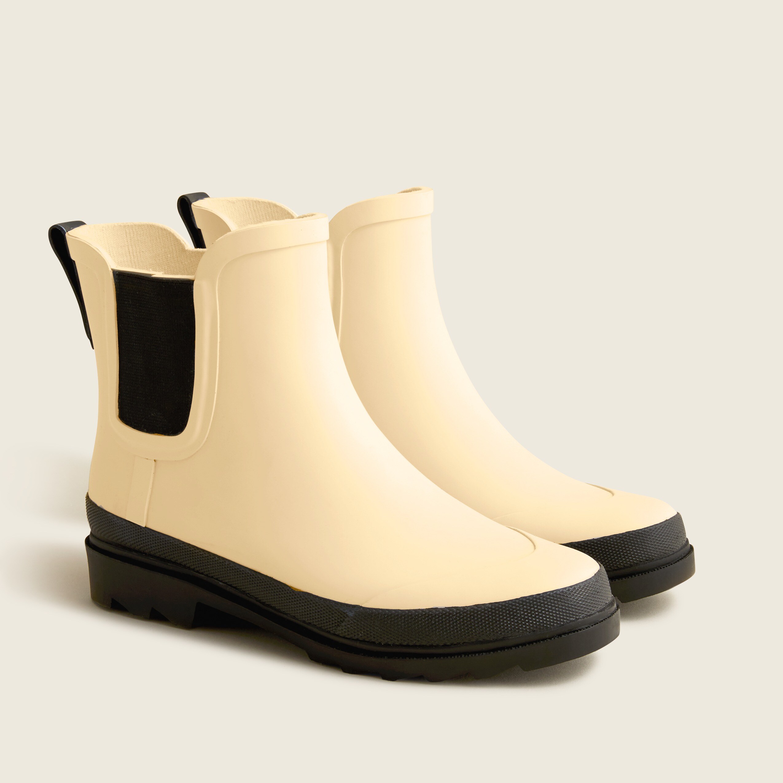 Short lug sole rain boots