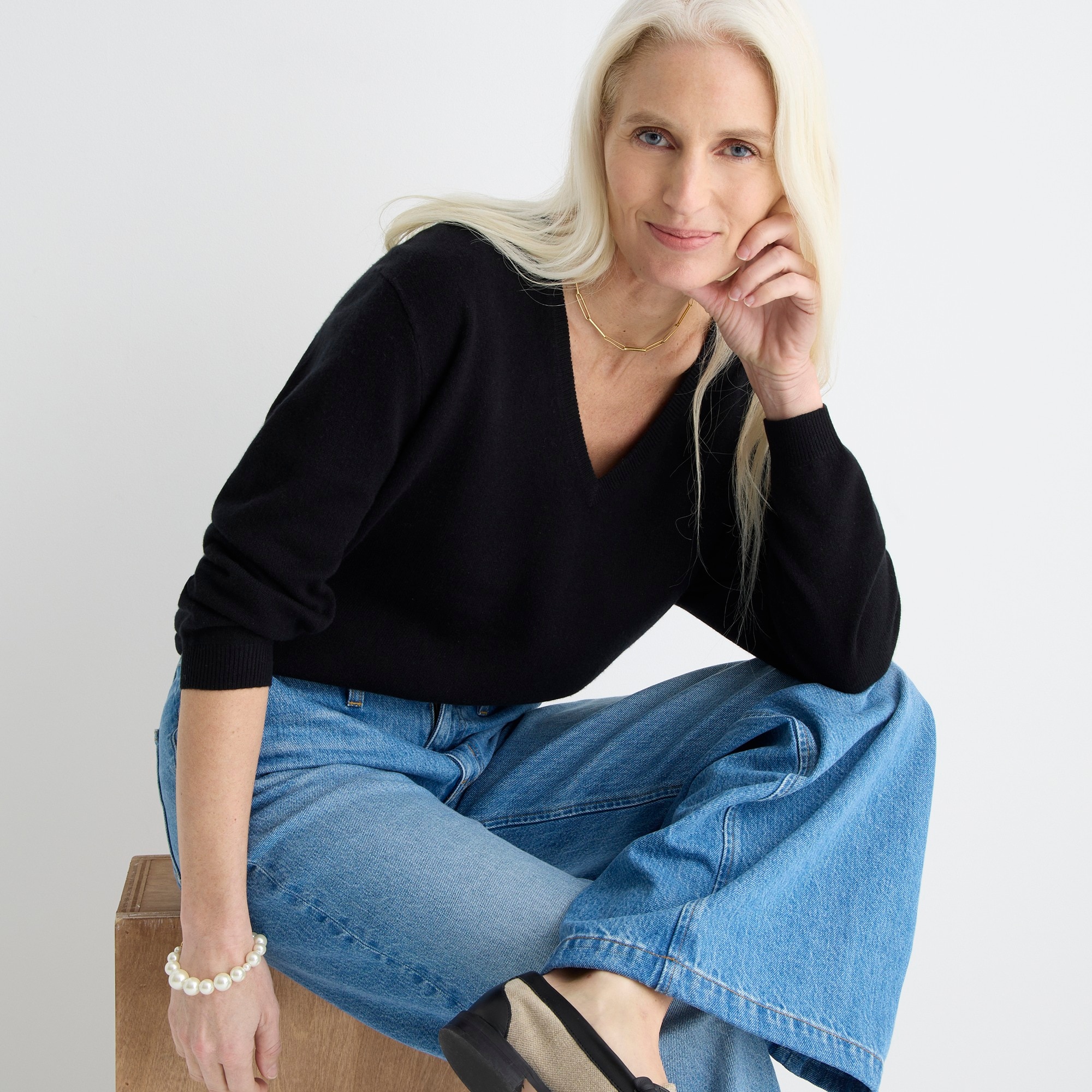 Cashmere relaxed V-neck sweater