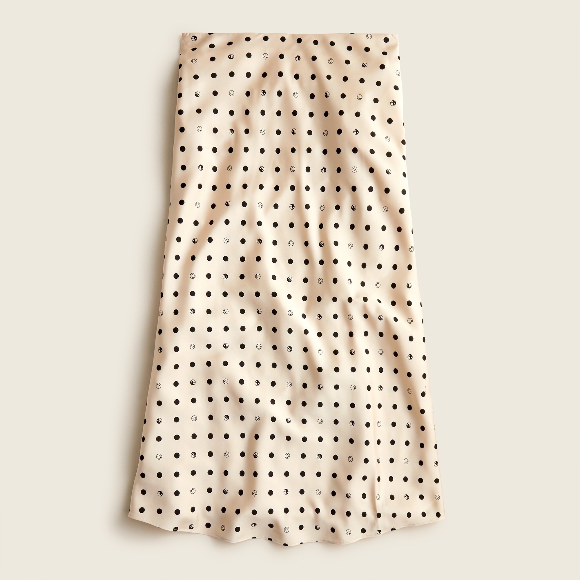 Pull-on slip skirt in mixed dots