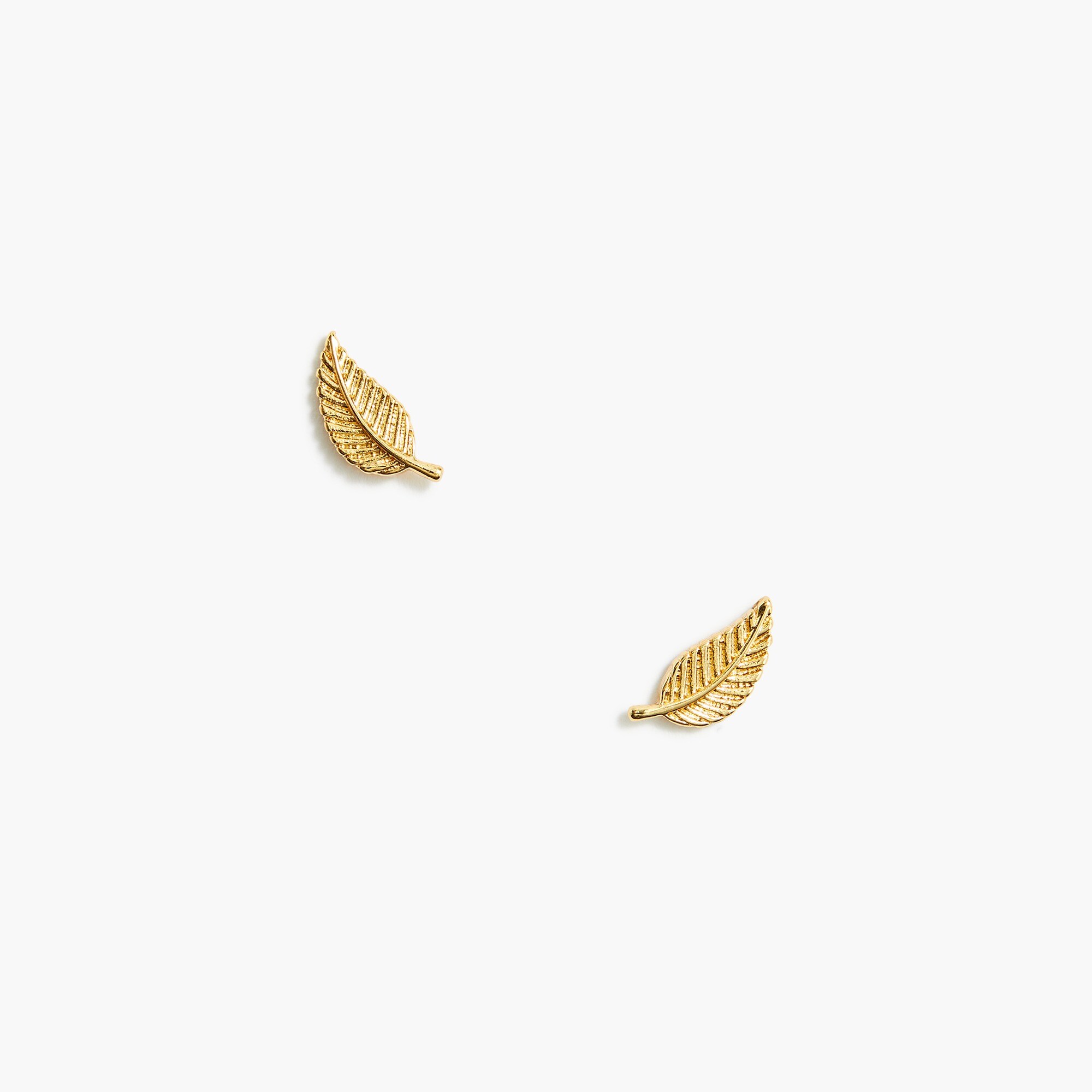 Leaf stud earrings