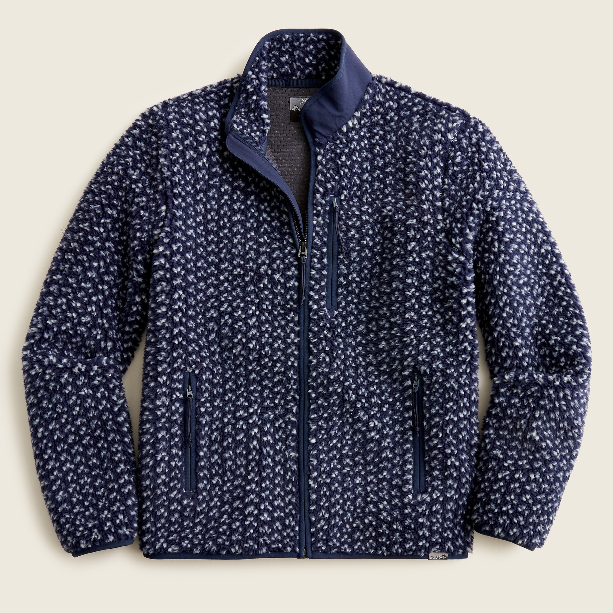 BB833_PP2233?$crop1254$