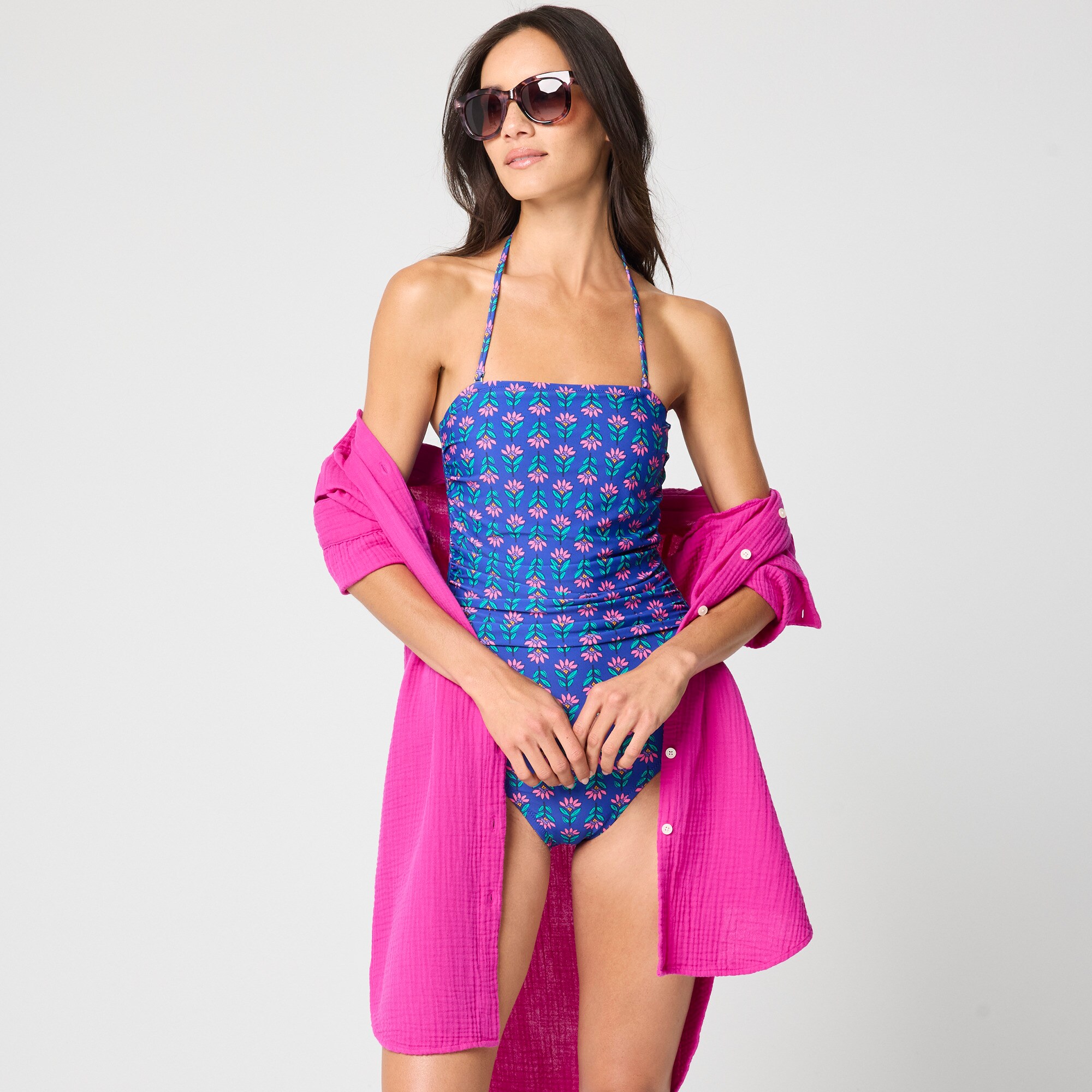  Printed strapless one-piece swimsuit