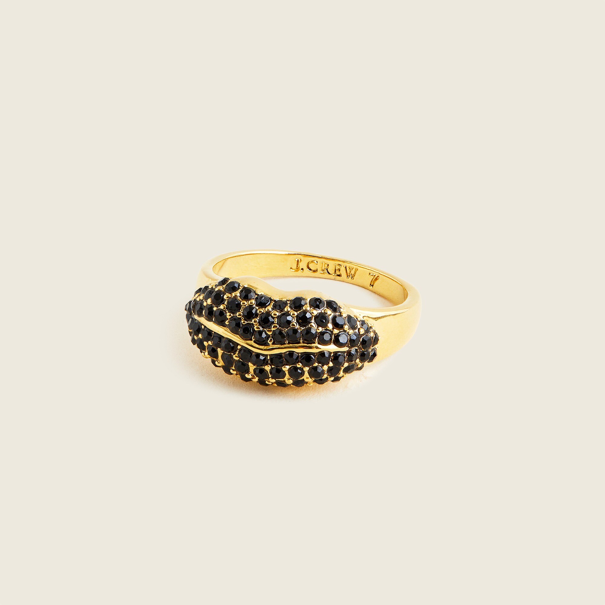 Kiss pavé ring