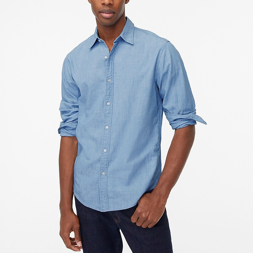 factory: classic chambray shirt for men, right side, view zoomed