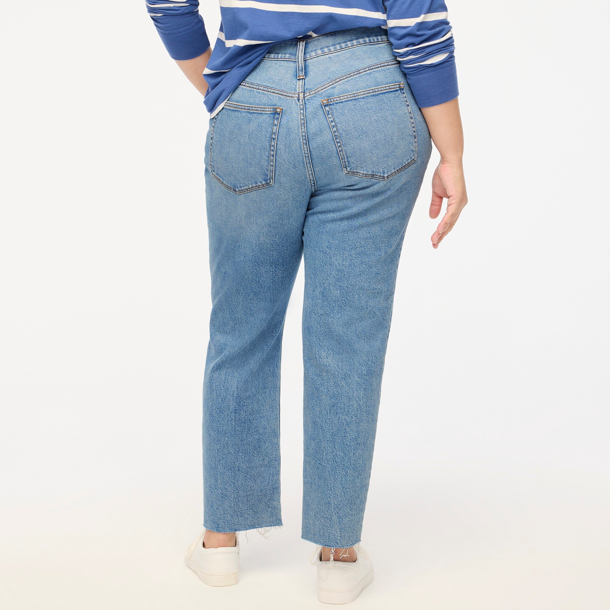 Petite essential straight jean in all-day stretch