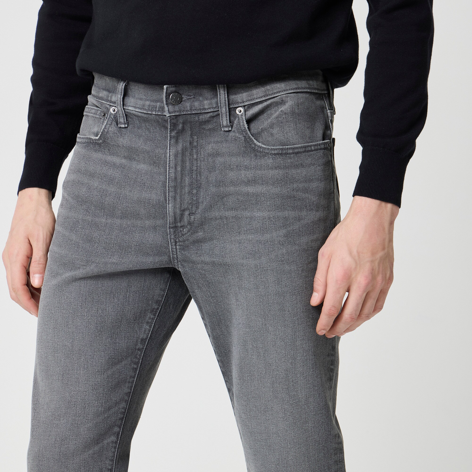 Straight-fit grey jean in signature flex