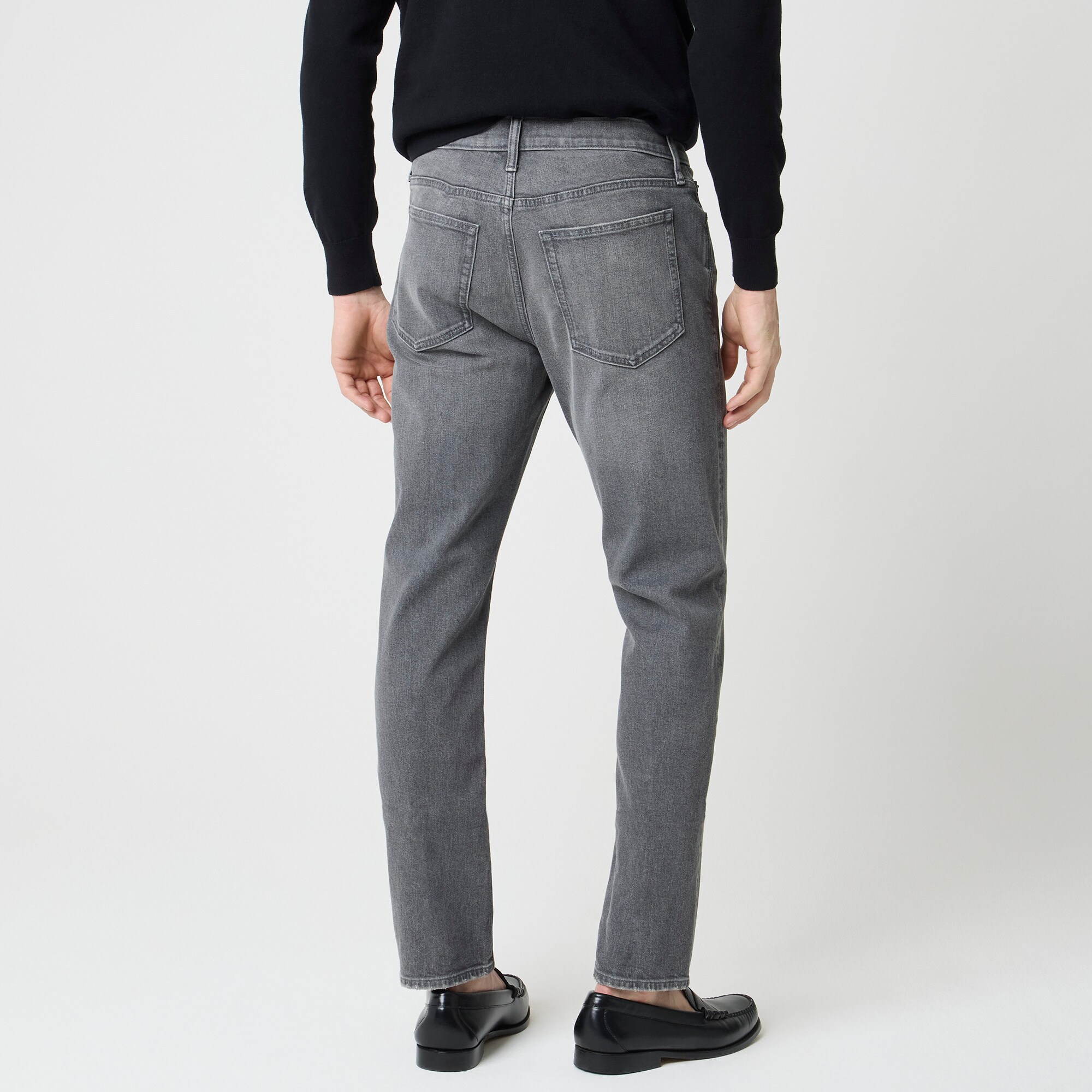 Straight-fit grey jean in signature flex