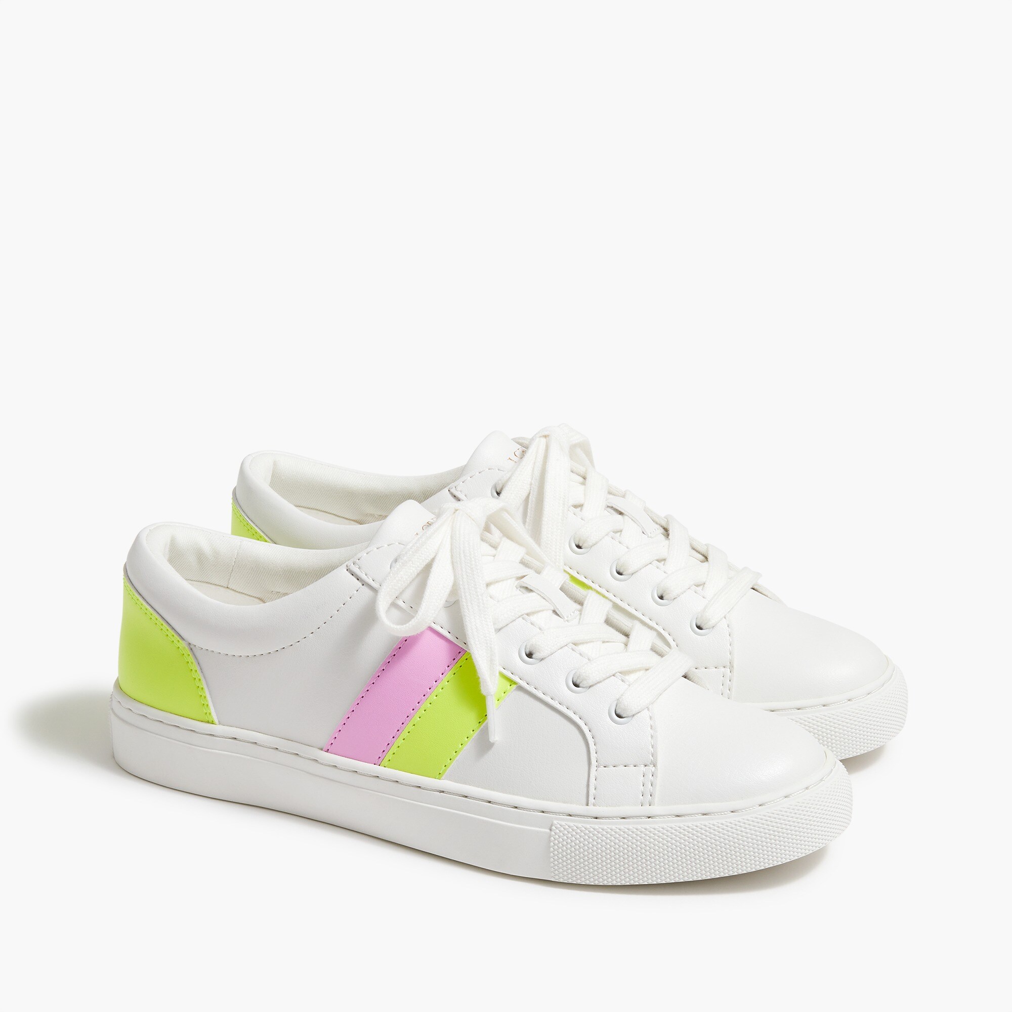 Road trip sneakers with stripe