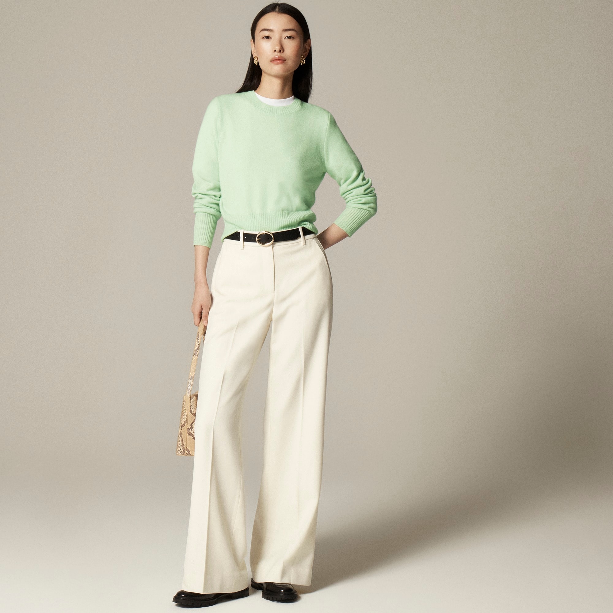 Cashmere shrunken crewneck sweater