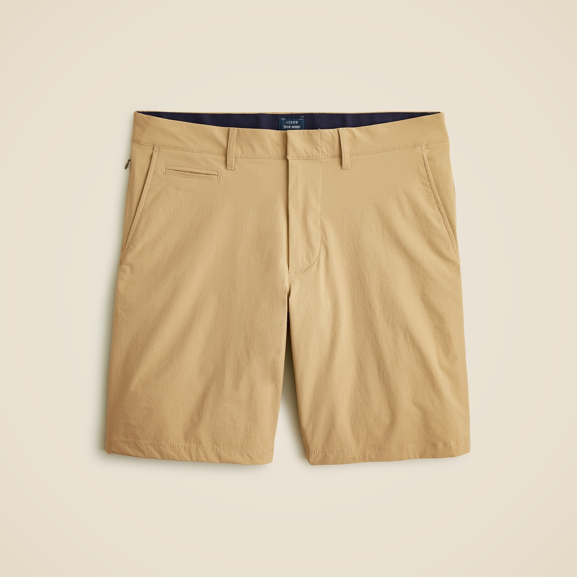 9" tech short