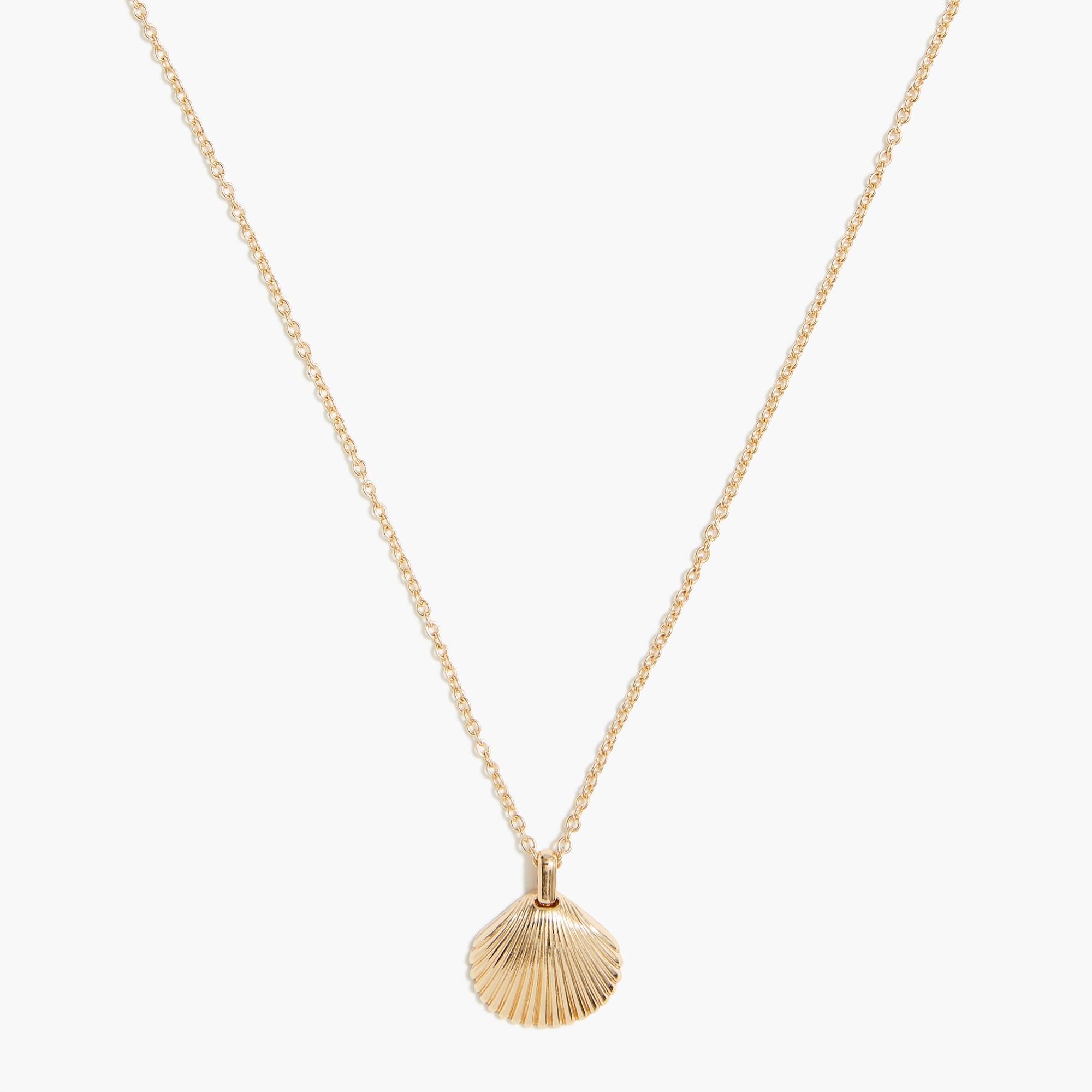 Seashell pendant necklace