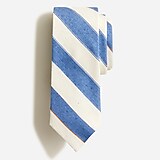Silk tie in herringbone stripe