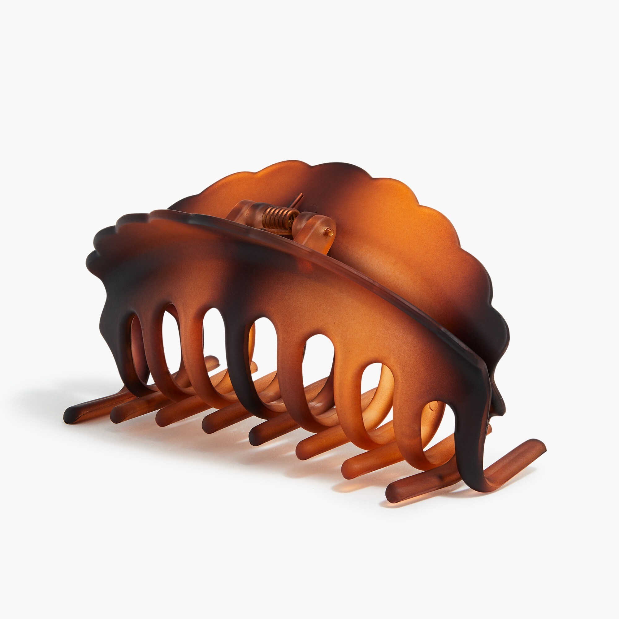 Scalloped claw hair clip